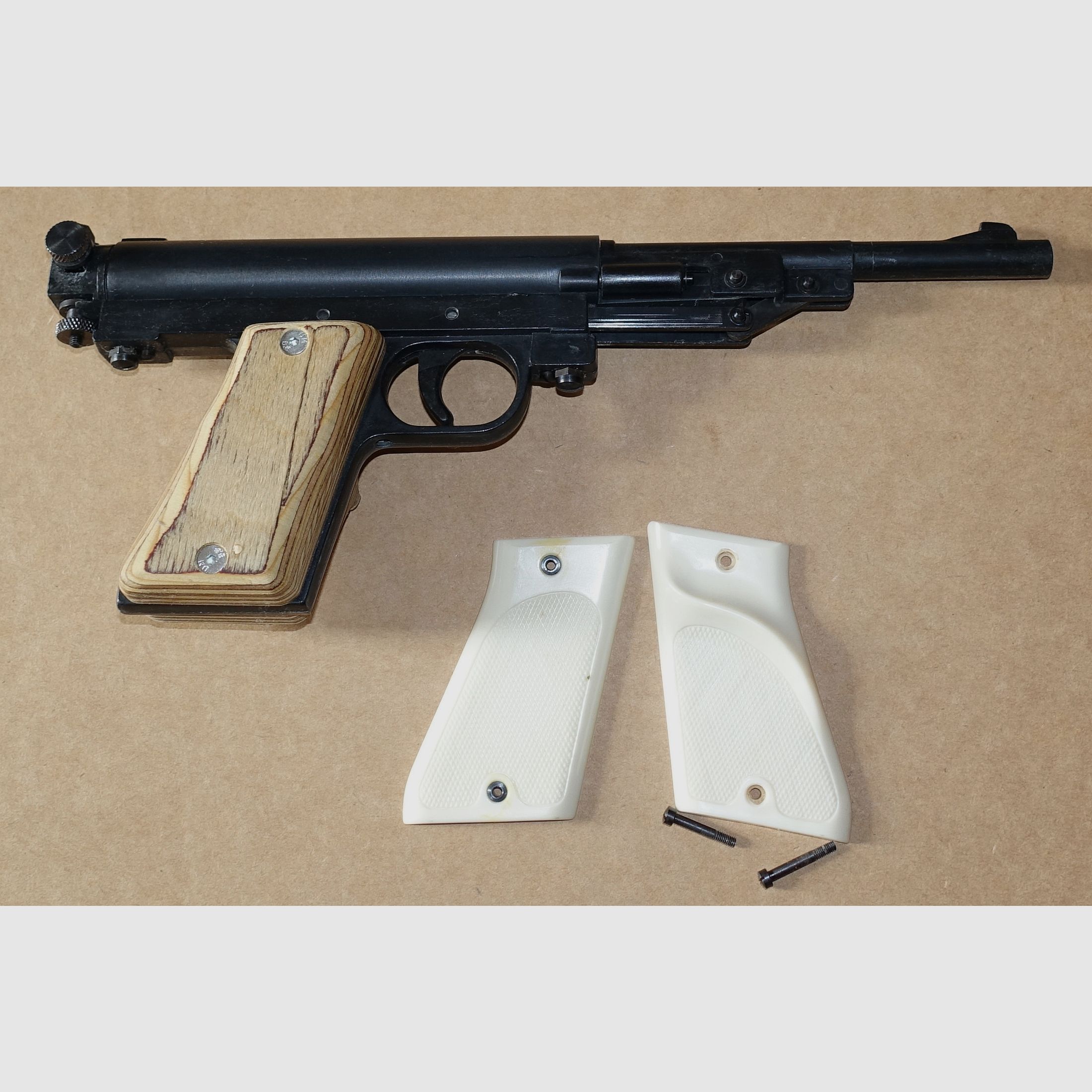 Air pistol collection / 12 pieces / Walther LP53, Diana, Lov, Baikal, Record etc.