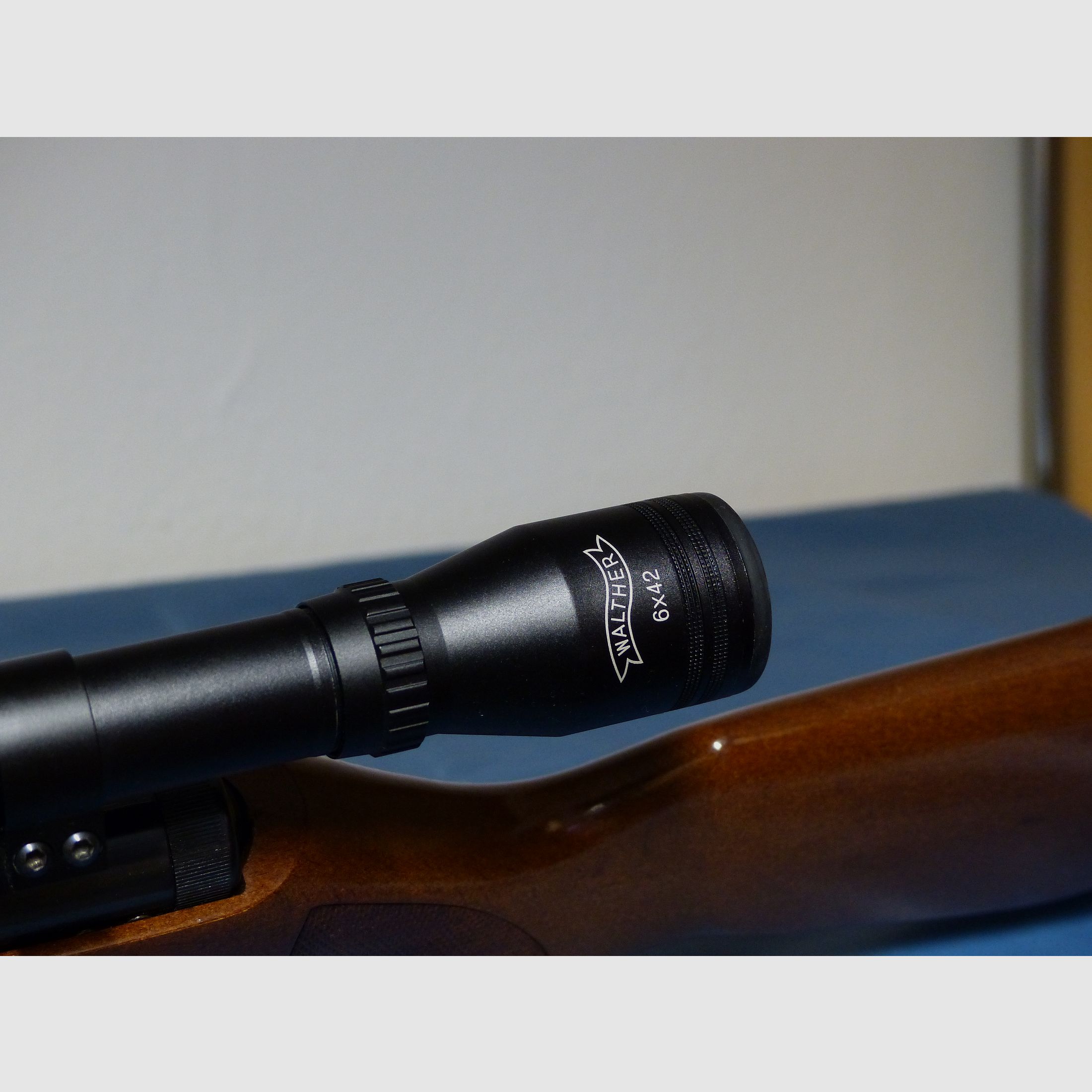 Carabina de aire comprimido Diana modelo 35 con mira telescópica Cal. 4,5 mm en estado como nuevo