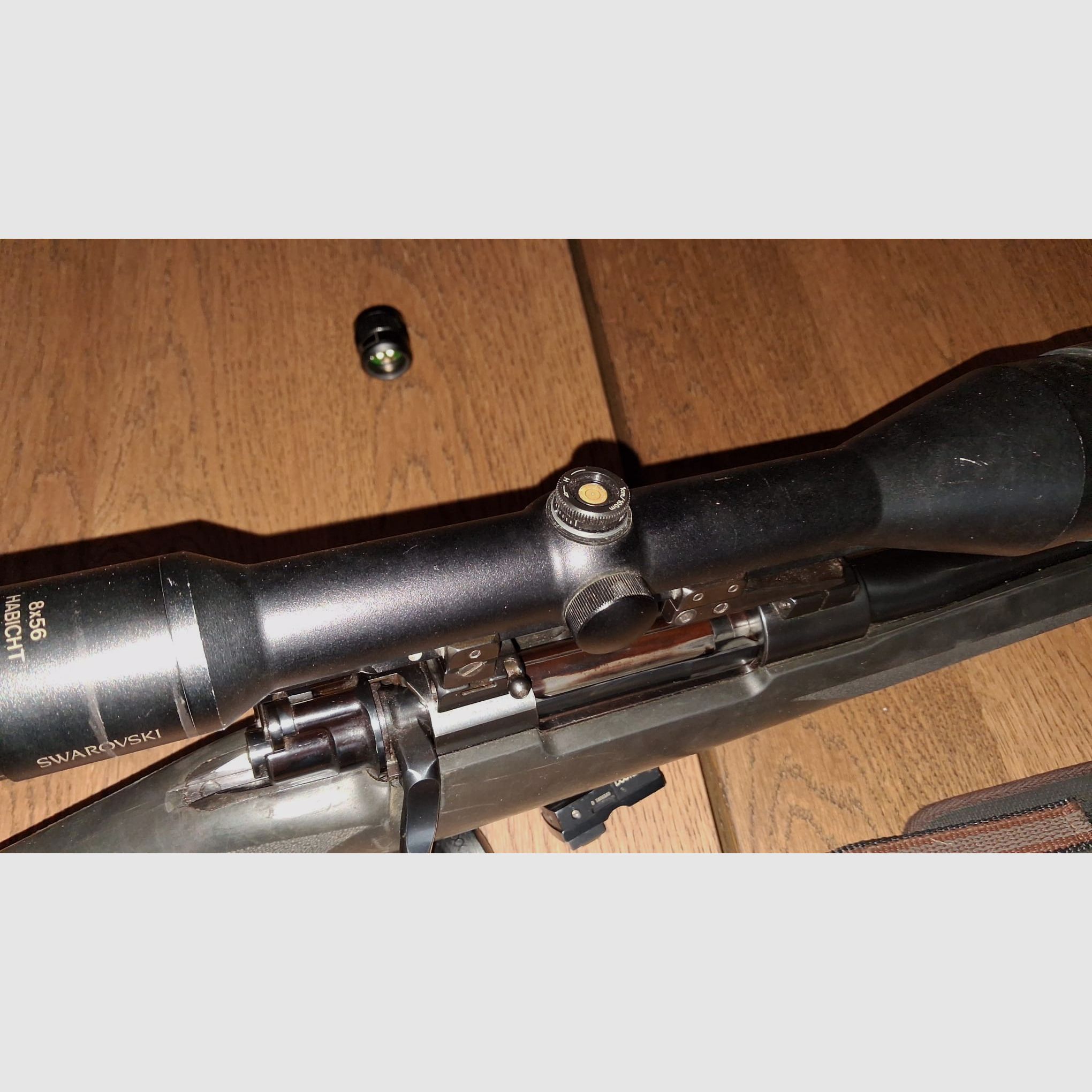 Mauser 98 „Forest“ in calibro 9,3x62 – pacchetto completo (Swarovski 8x56 + Docter Sight)