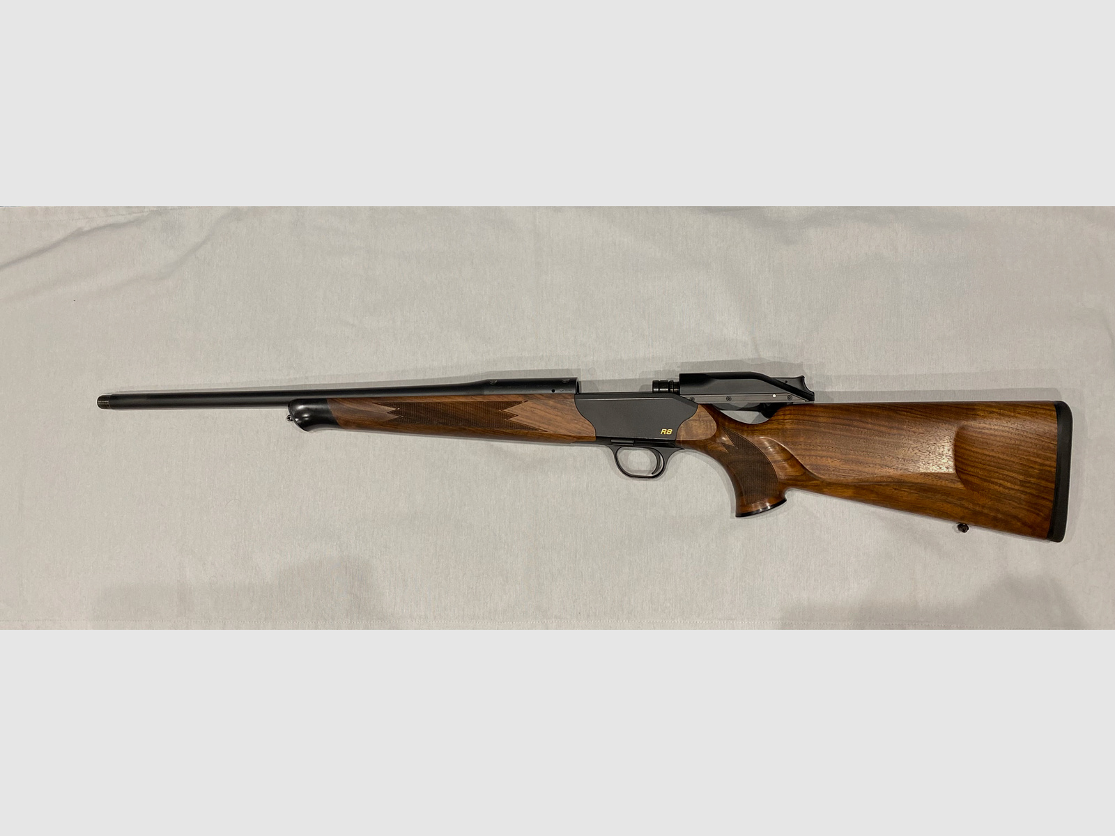 Blaser R8 Holz Standard mit Swarovski Sattelmontage 