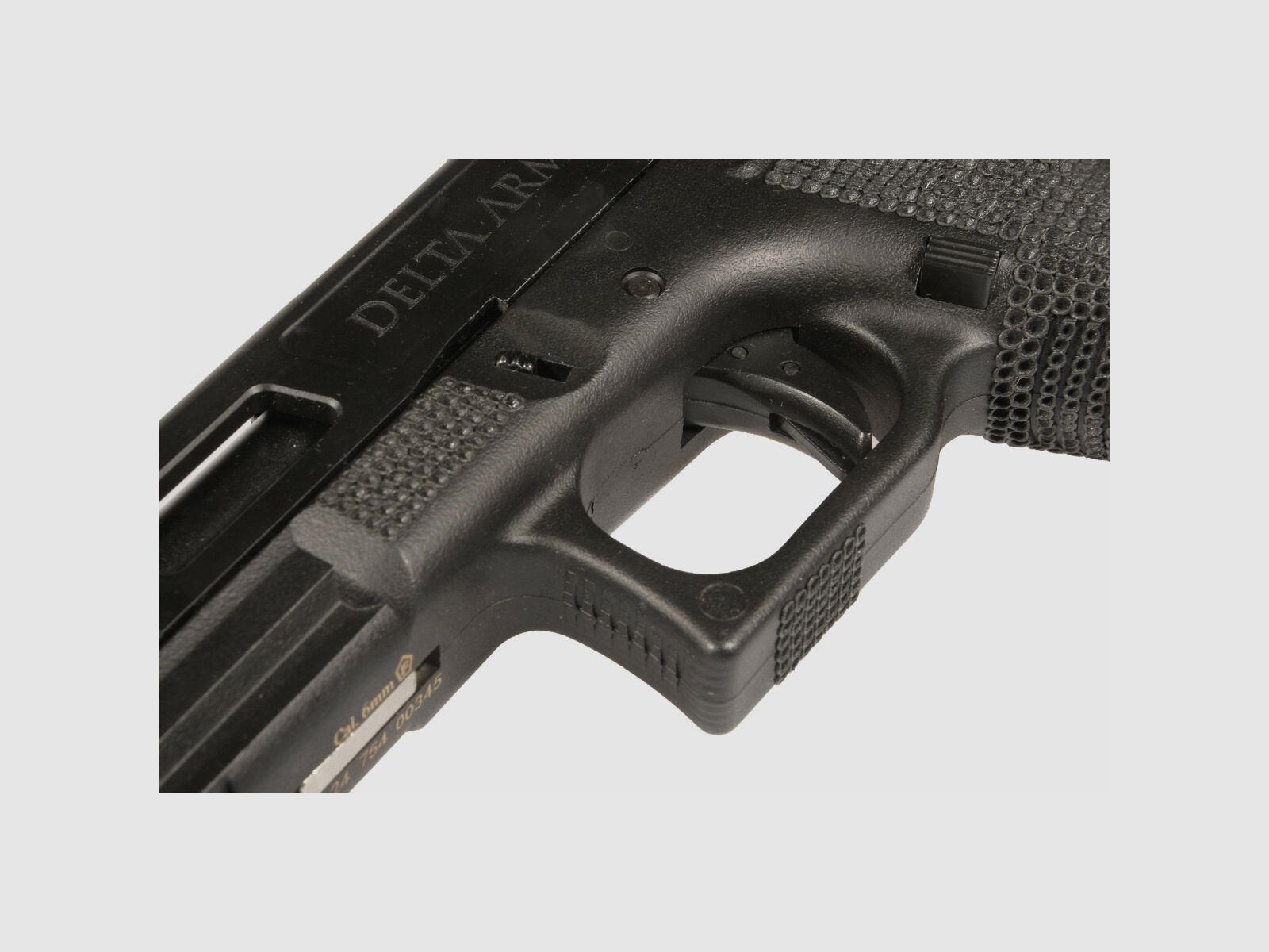 P01 GBB Airsoft Pistole in Schwarz | Delta Armory