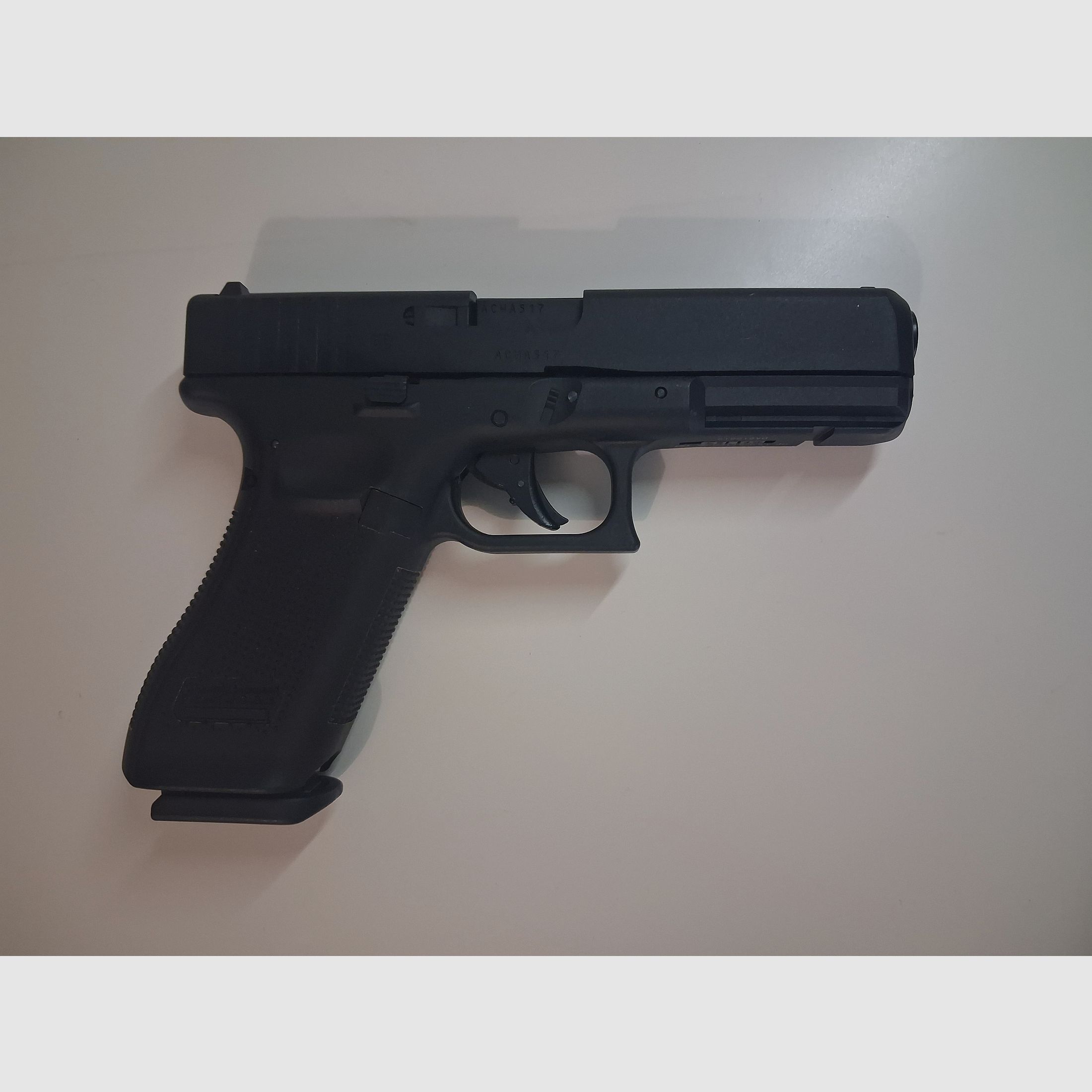 Glock 17 Gen5 CO2 Airgun 4.5 mm BB – Blowback