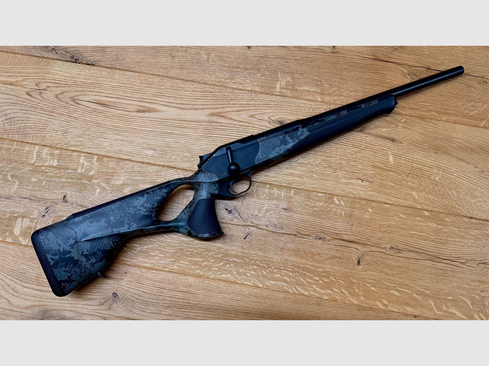 Blaser R8 Ultimate Carbon Huntec Camo Komplettwaffe / Kaliber wählbar / Logo schwarz / Semi Weight