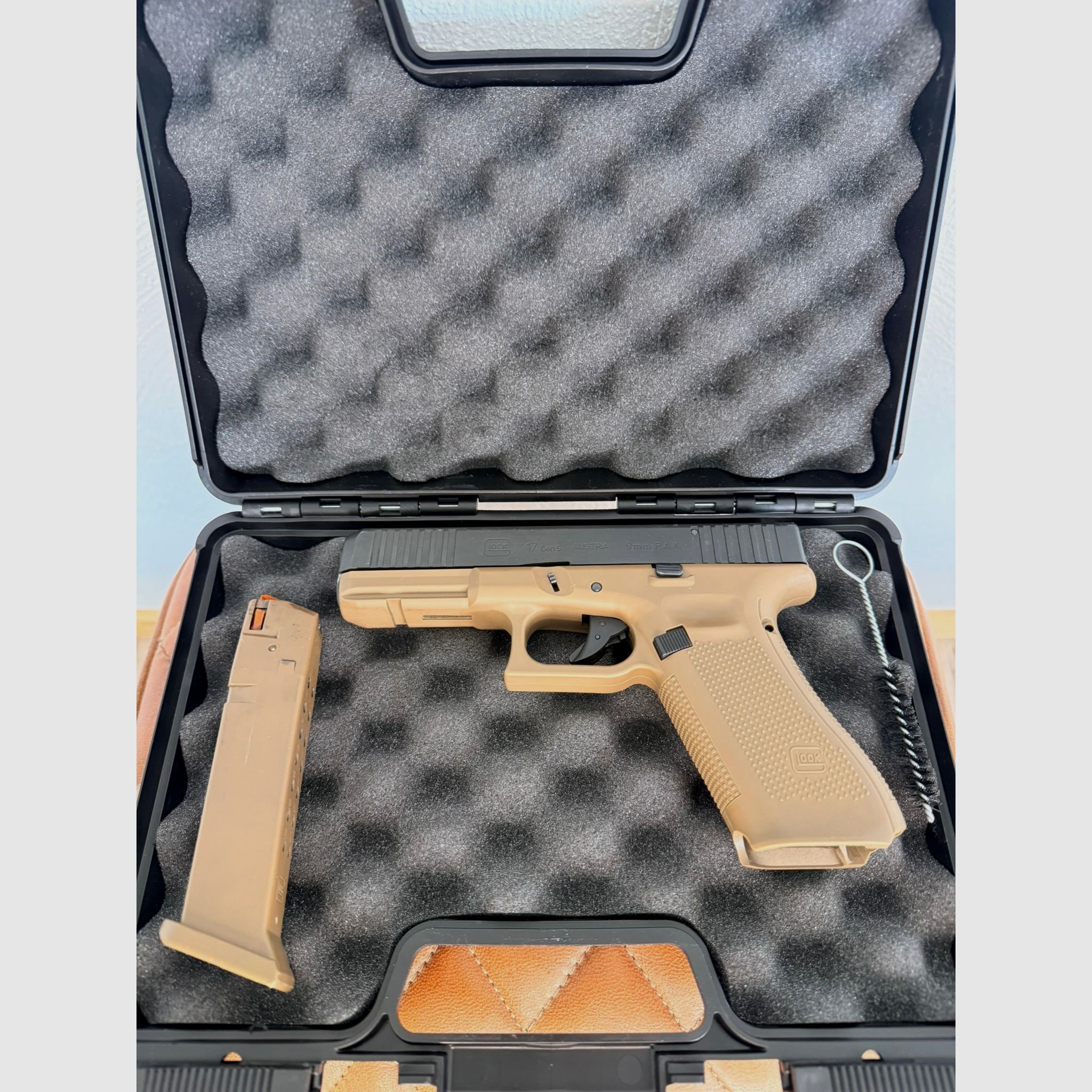 Glock 17 Gen5 P.A.K. BLK-COY 9mm
