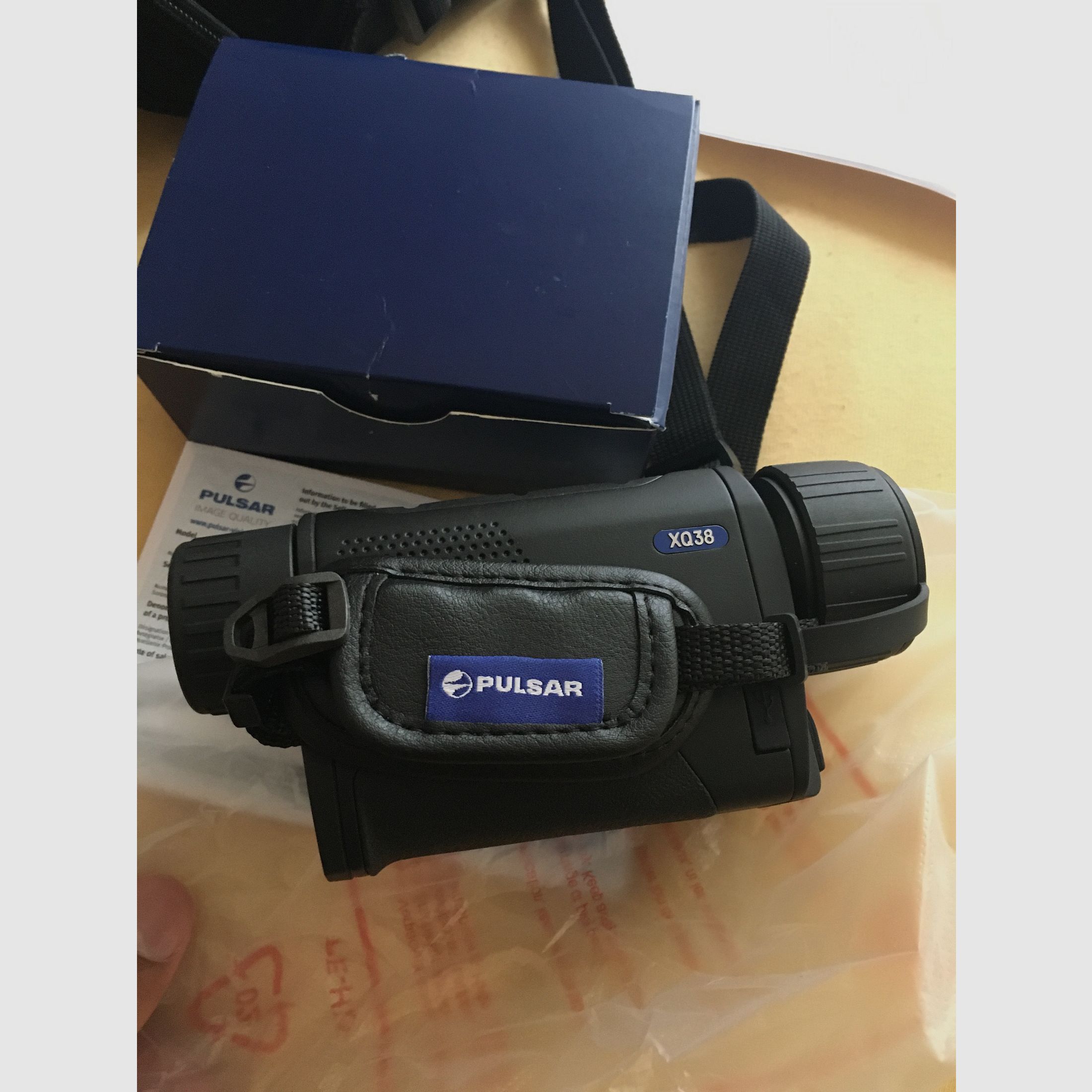 Pulsar: Axion LRF xq38 mit Jagdsportwärmebildgerät mit Entfernungsmesser // Im trockenen Schrank gelagert, noch nicht gebraucht, '25 vom Hersteller generalüberholt und geprüft