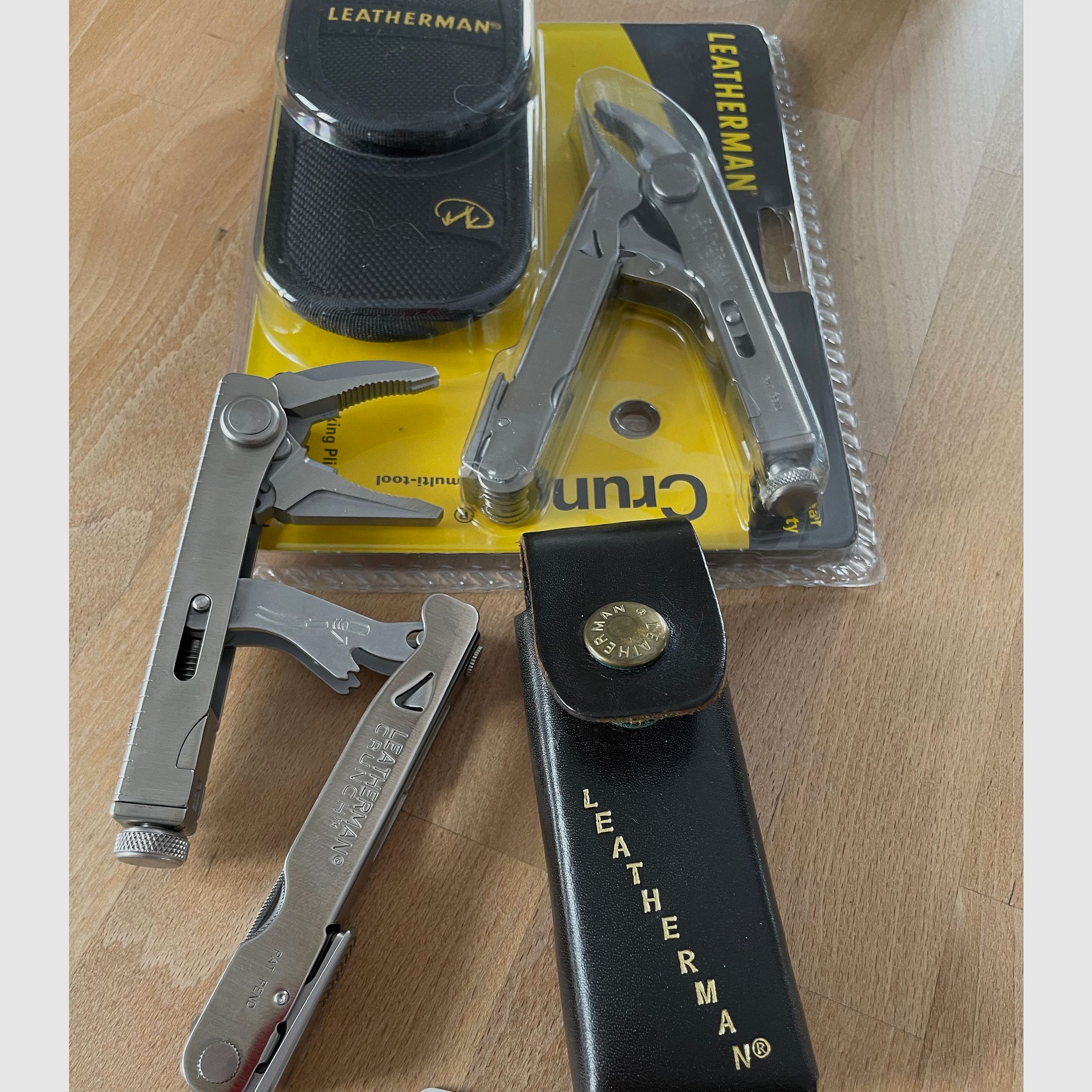 2 Leatherman Crunch