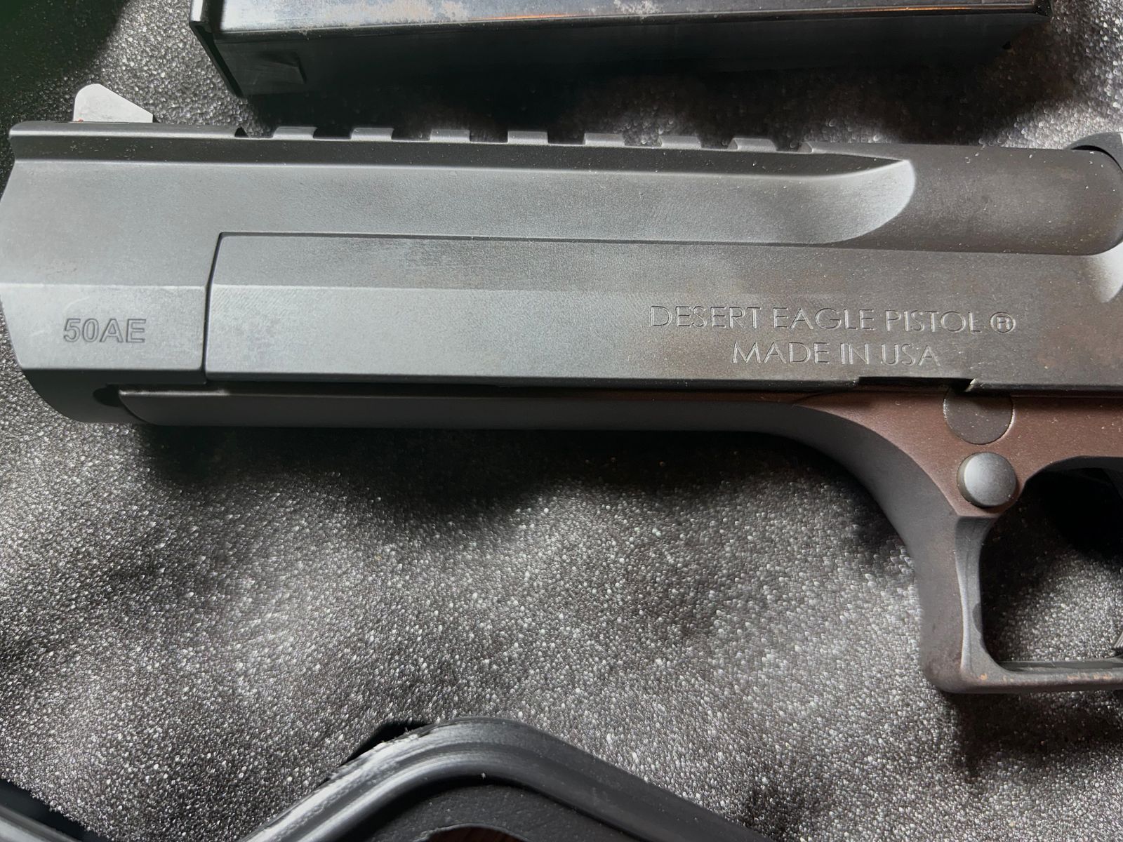 Magnum Research/IMI Desert Eagle Mark XIX .50AE inkl. Wechsellauf .44mag