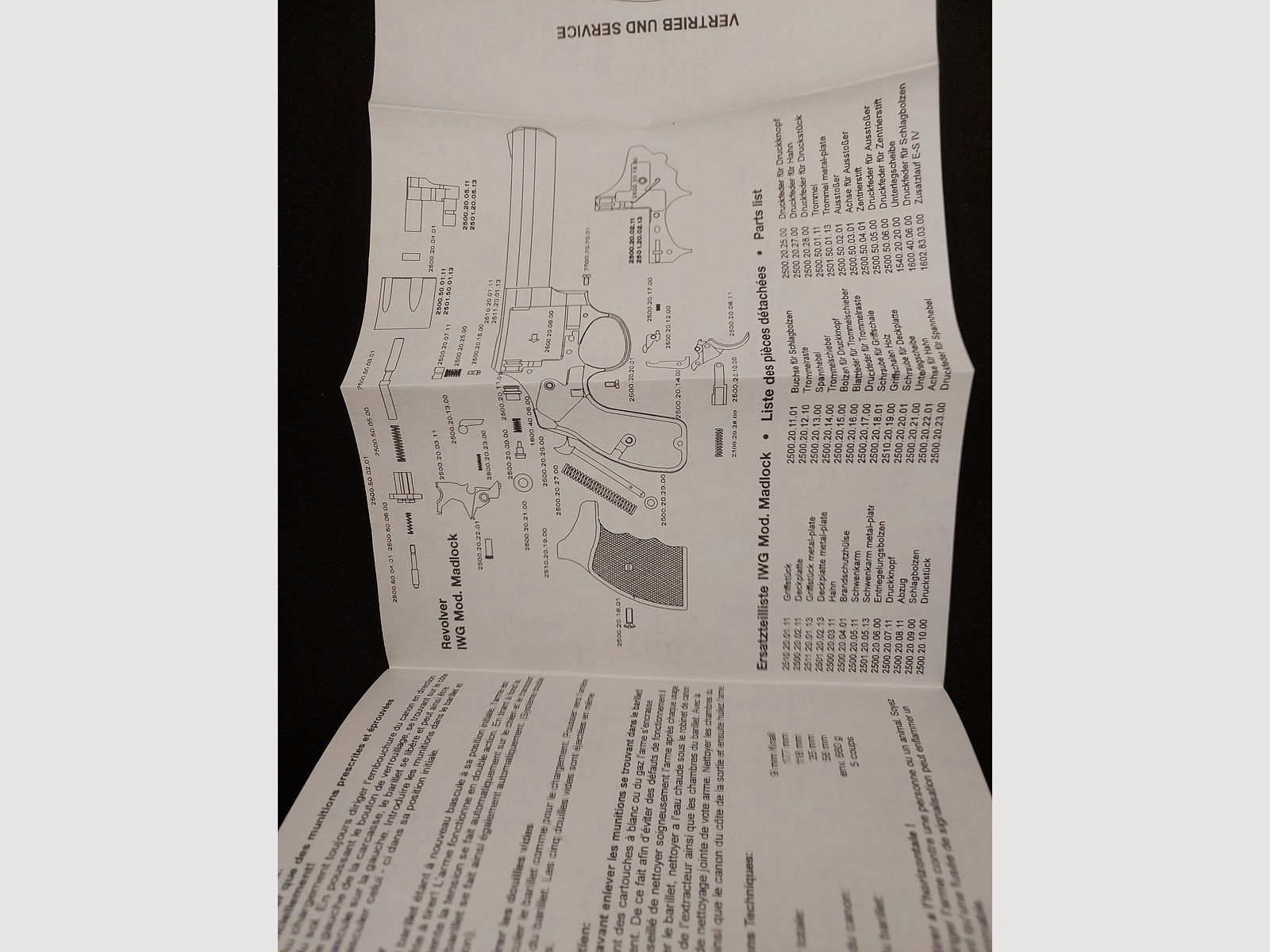 IWG Madlock revólver de detonación, cal. 9 mm R Knall (.380 Knall), PTB 721, "Hecho en Alemania" con funda de hombro de cuero