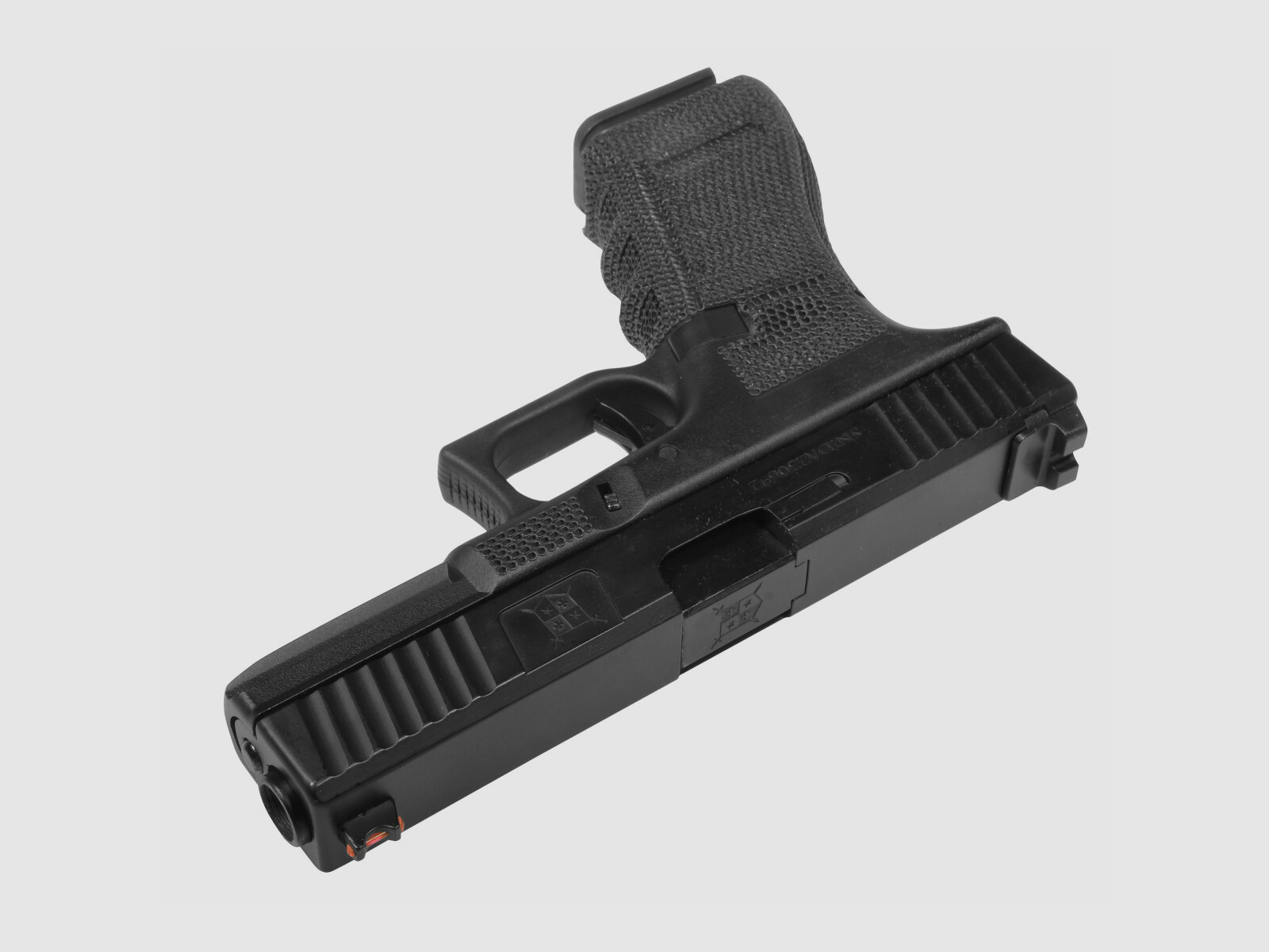 P04 GBB Airsoft Pistole in Schwarz | Delta Armory