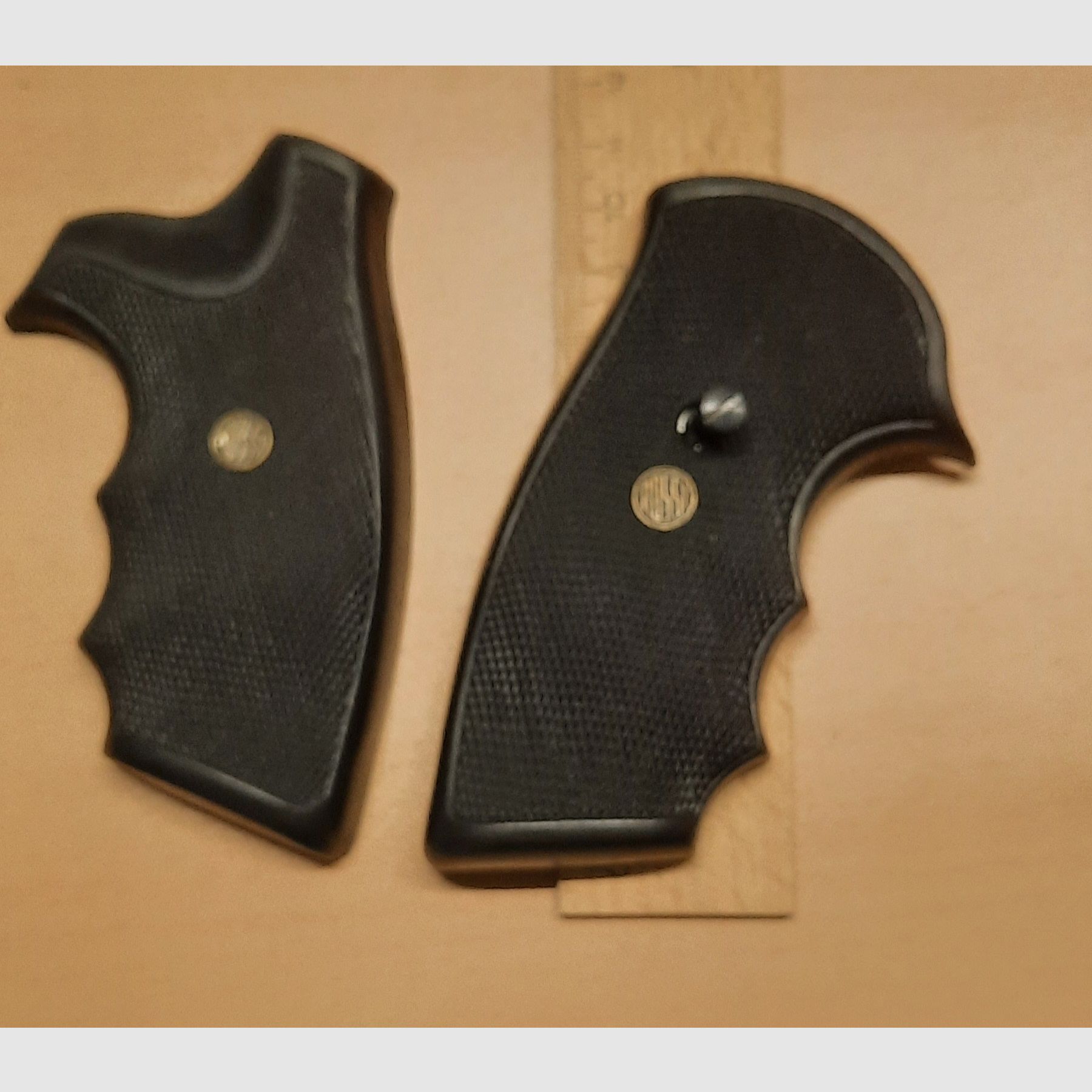 Rossi Revolver Griffschalen Gummi  von Rossi Pachmayr / Taurus, Bild 2 von 3