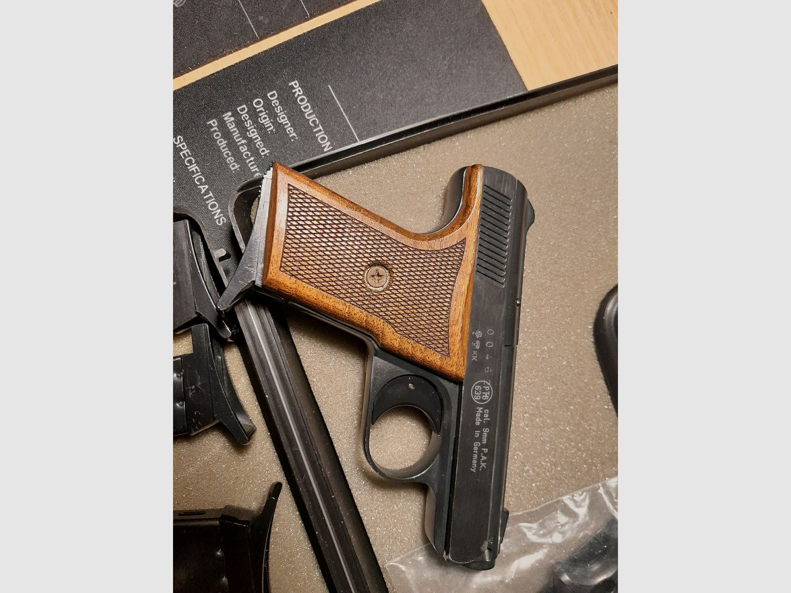 Reck Goliath with 4 magazines