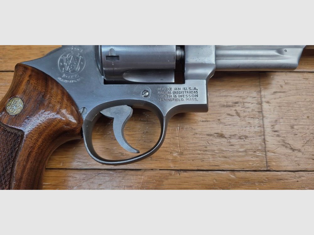 Very beautiful and rare revolver Smith&Wesson Model 28-2 known as "Highway Patrolman" – Weapon of highway patrol officers from the 60s-80s – Caliber 357mag / 38sp – Weapon from 1979 – Rare satin nickel finish – Quality "Pinned and Recessed" – Very good mechanical and aesthetic condition – Excellent 6-inch barrel – TBE+, image 6 of 23