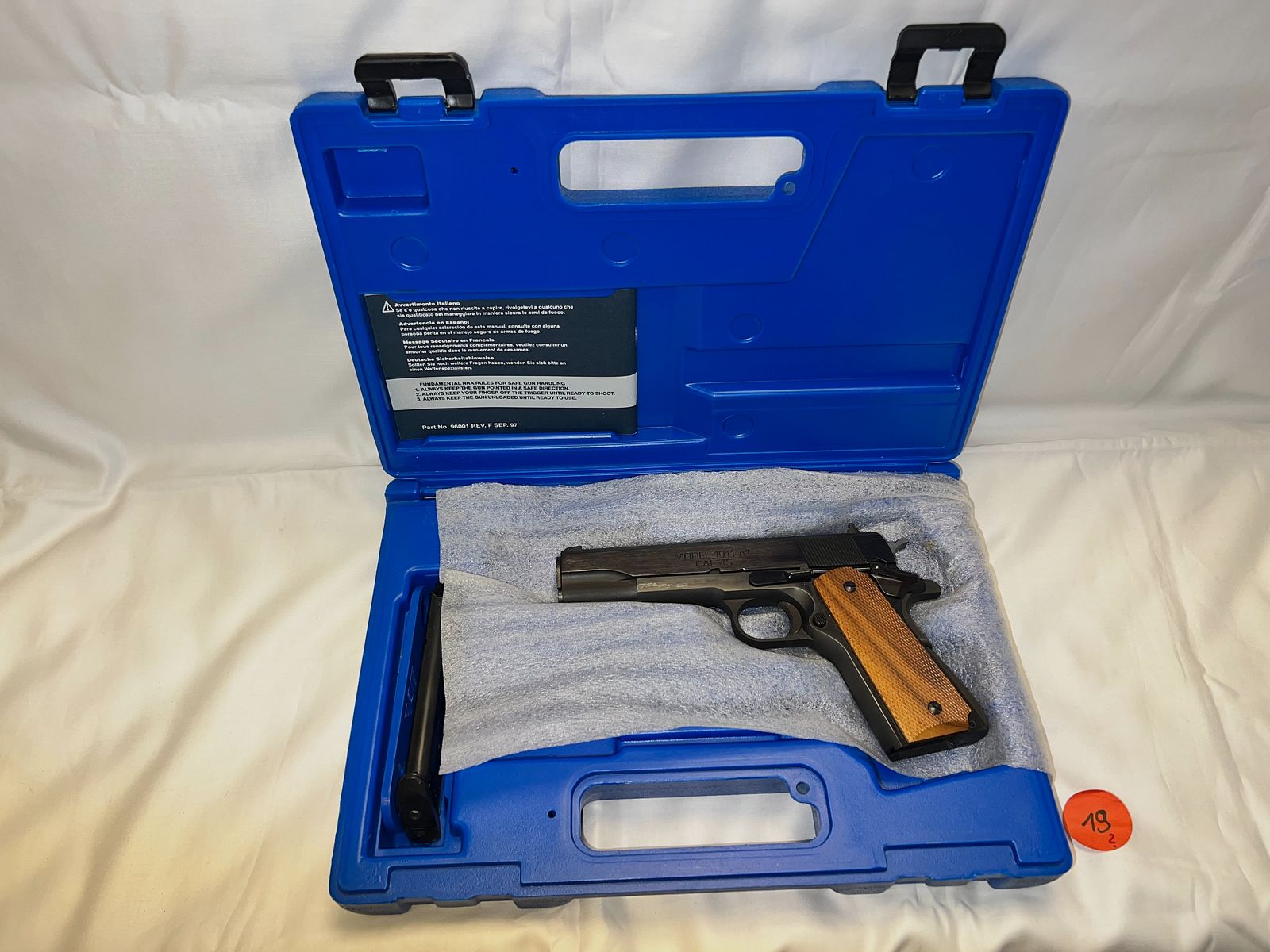 Springfield Armory 1911-A1 .45 Auto – pistol Cat. B, case + magazine – inherited firearm Vorarlberg, image 2 of 6