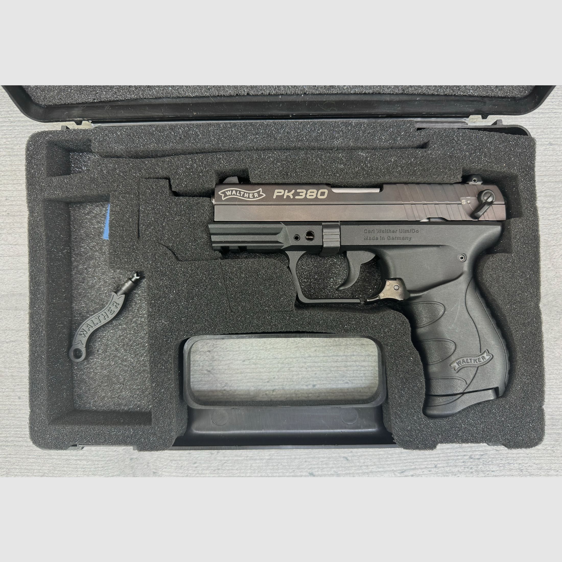 Vorführwaffe Carl WALTHER PK380 Cal. 380 / 9mm Browning in Schwarz
