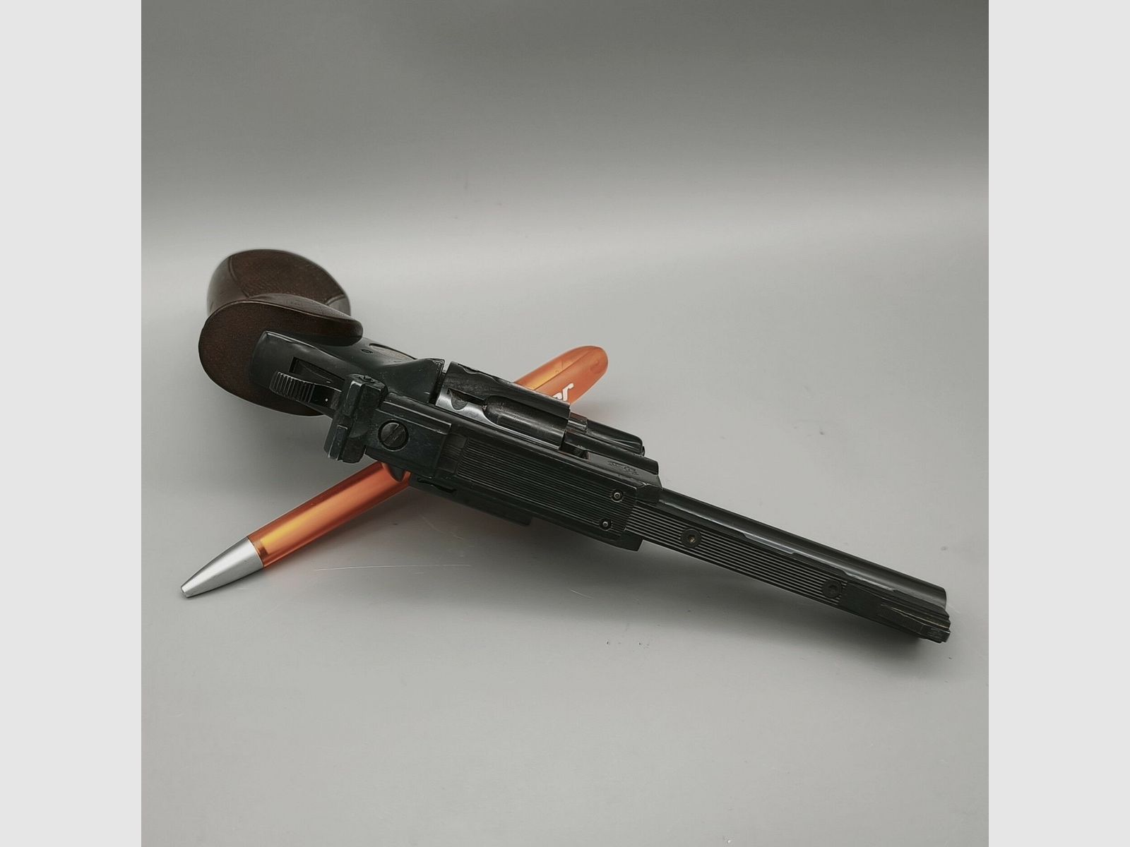 Revolver Weihrauch Arminius HW4 4" 4mm RF Long "Sans besoin" #139 4mmRF Long