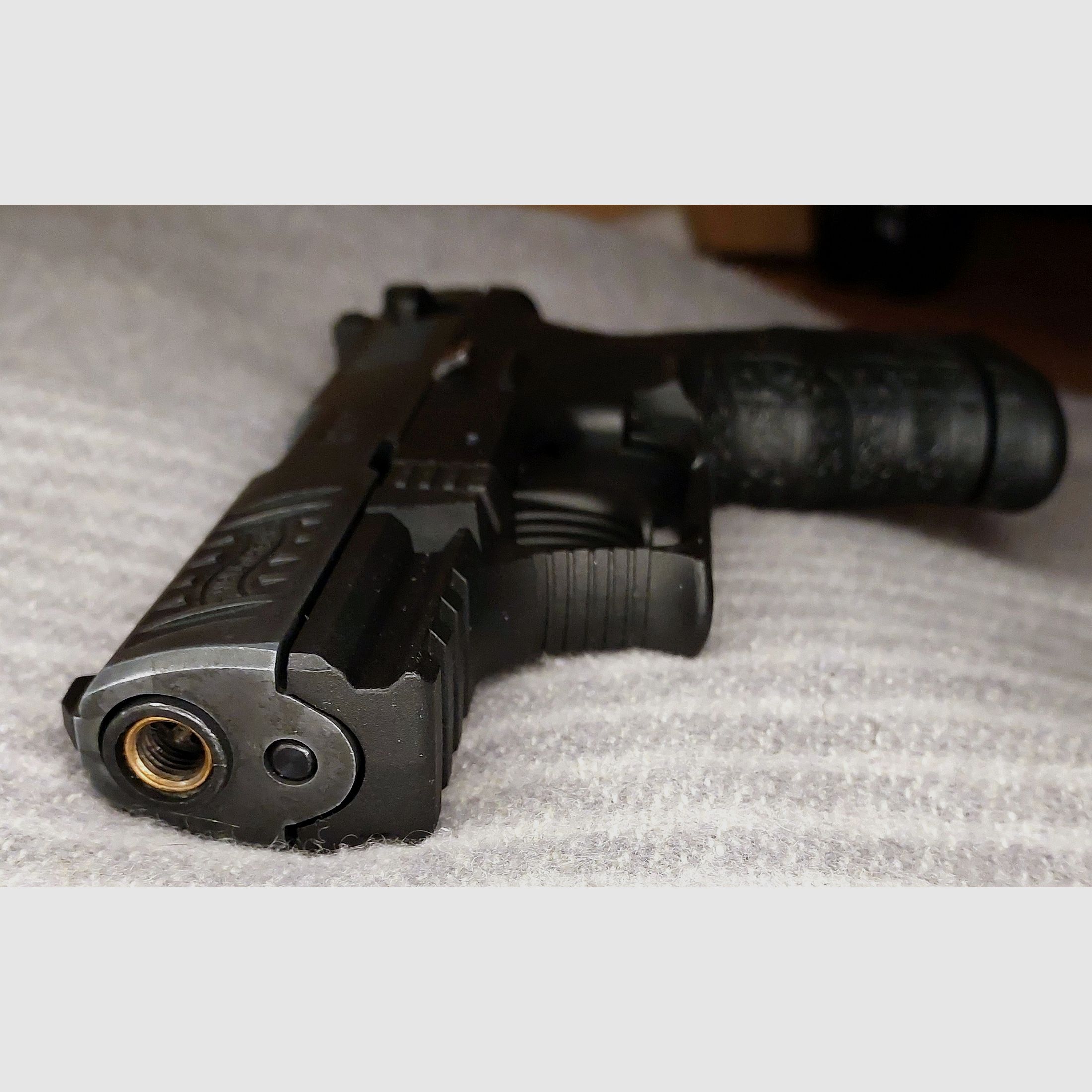 Walther P22Q blank firing pistol 9mm P.A.K. black (PTB 778) [P 22 Q] 2 magazines