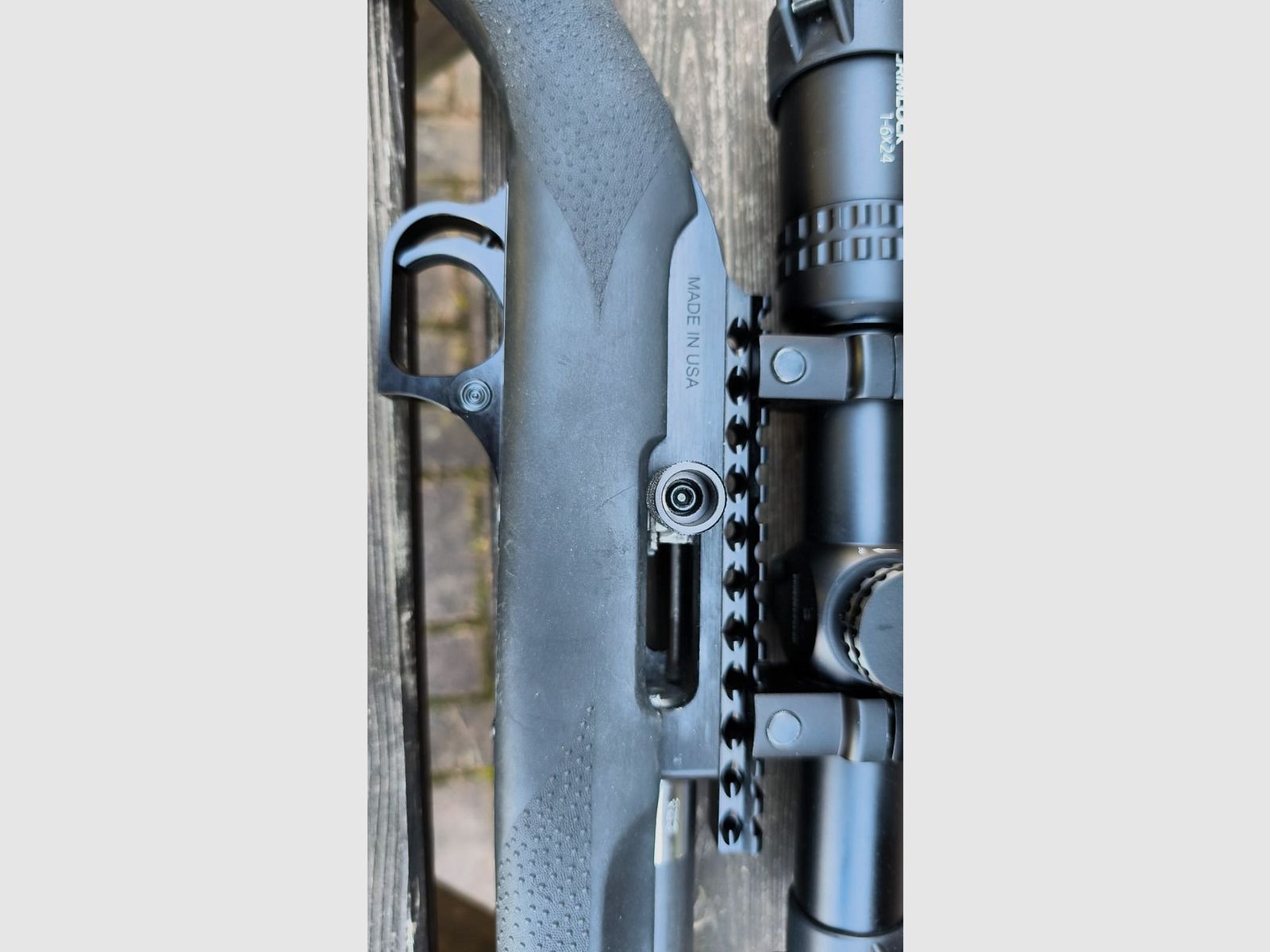 Magnum Research MLR-1722 OverMolded black 17" (17 inches) .22lr