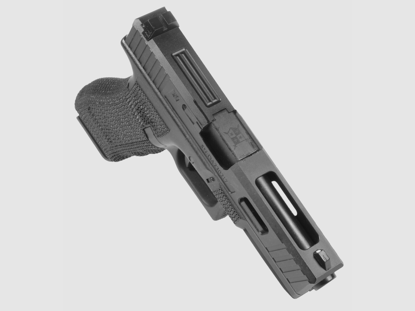 P02 GBB Airsoft Pistole in Schwarz | Delta Armory