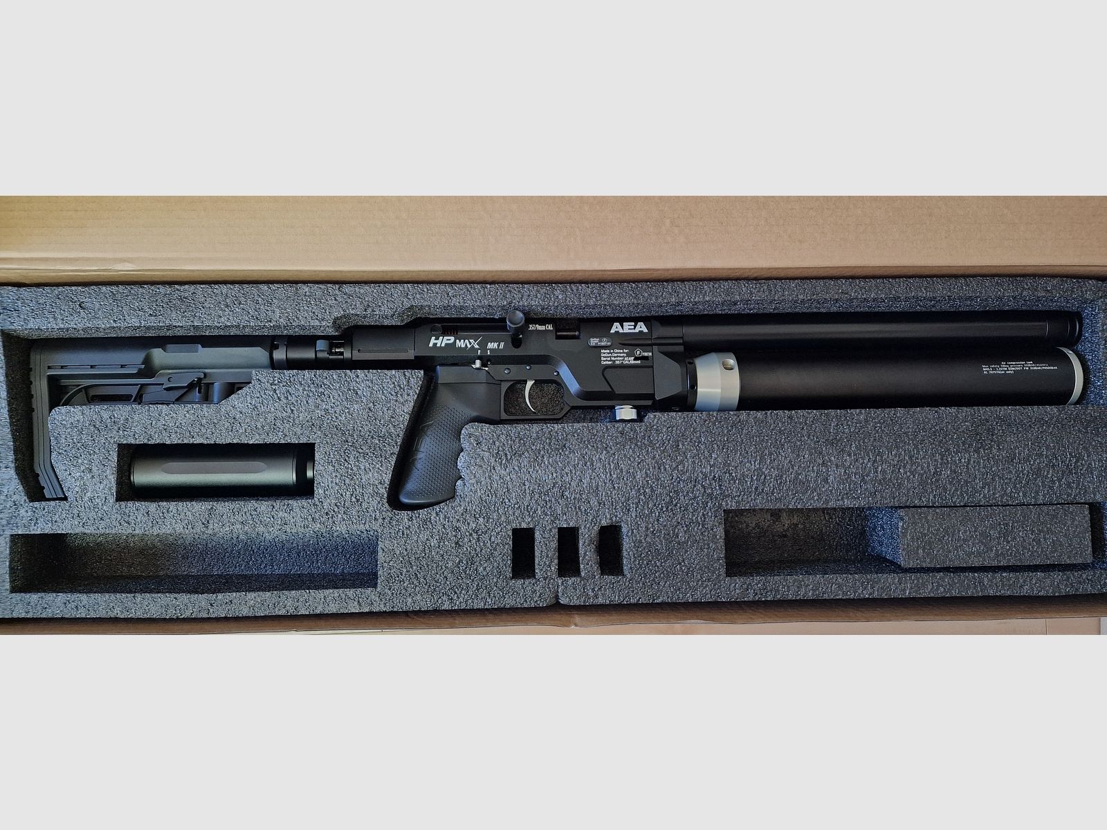 AEA HP Max MK2 con accesorios, silenciador HPMAX, tanques de aire comprimido, cargadores, silenciador