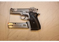S&W Modèle 5906.