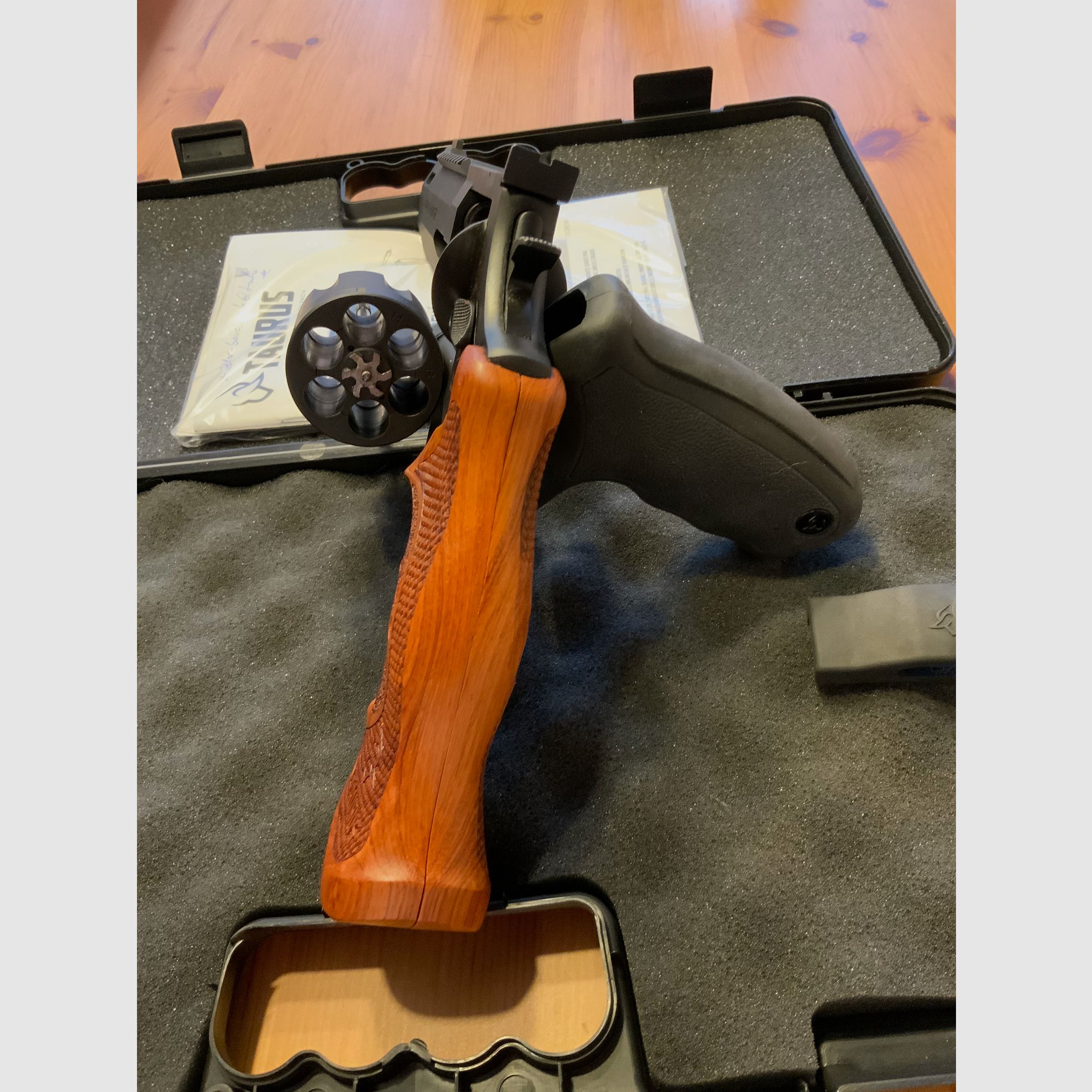 Revolver TAURUS Raging Hunter .44 Rem. Mag., 6 3/4“, noir mat