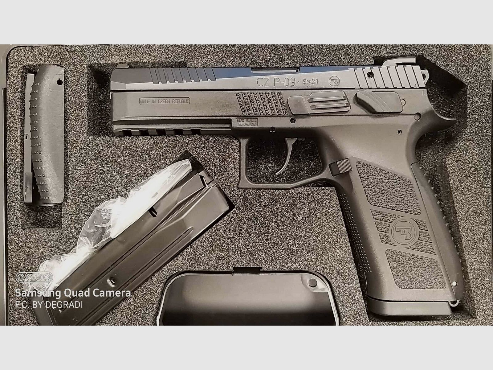 CZ MODELLO P-09 9X21, image 3 sur 3