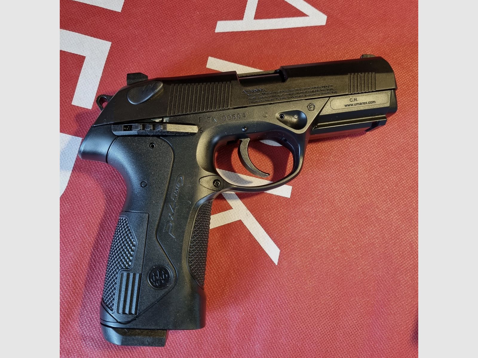 Pistola CO2 Beretta Px4 Storm, 500 diablos y balas redondas