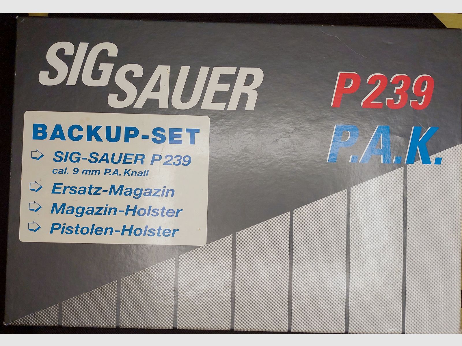 Sig Sauer P239 Schreckschusspistole im Kaliber 9 mm P.A.K. aus dem originalen SIG „Backup‑Set“ (PTB 696)