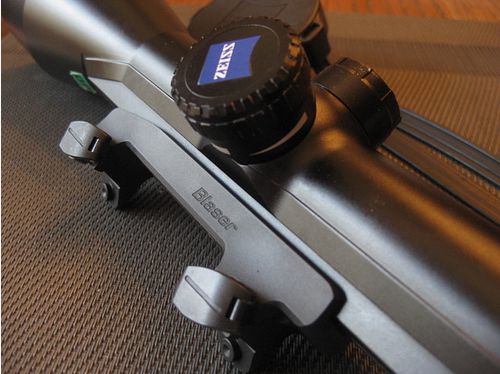 TOP  Generation-II  ZEISS VICTORY Varipoint M 3-12x56 iC T* mit Absehen-60  sowie  einer "NEUEN" , original  Blaser-Sattelmontage in HOCHAUSFÜHRUNG und Blaser-Logo !!! Ähnlich HT -V4-V6-V8-Z6-Z8-Swarovski-LEICA-S&B-IOR-R93-R8-D99-BD14-K95