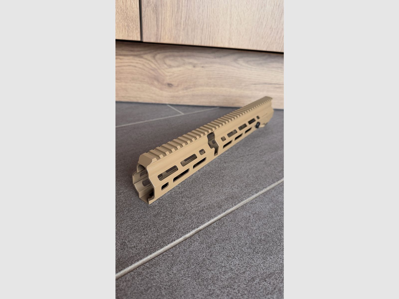 B&T M-LOK protezione per le mani per HK MR223 COYOTE TAN Cerakote lunga (per MR223 in 16,5")