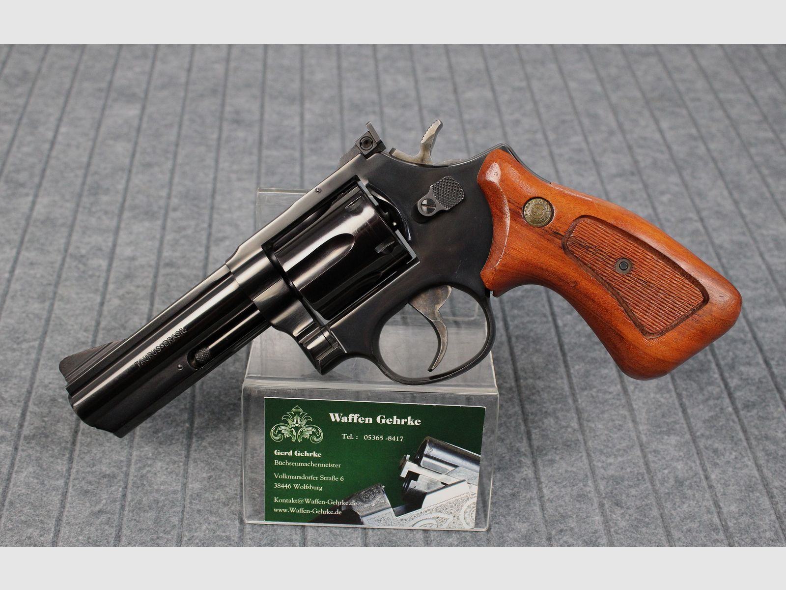 Taurus Brasil Mod. 669 .357 Mag. 4" Revólver