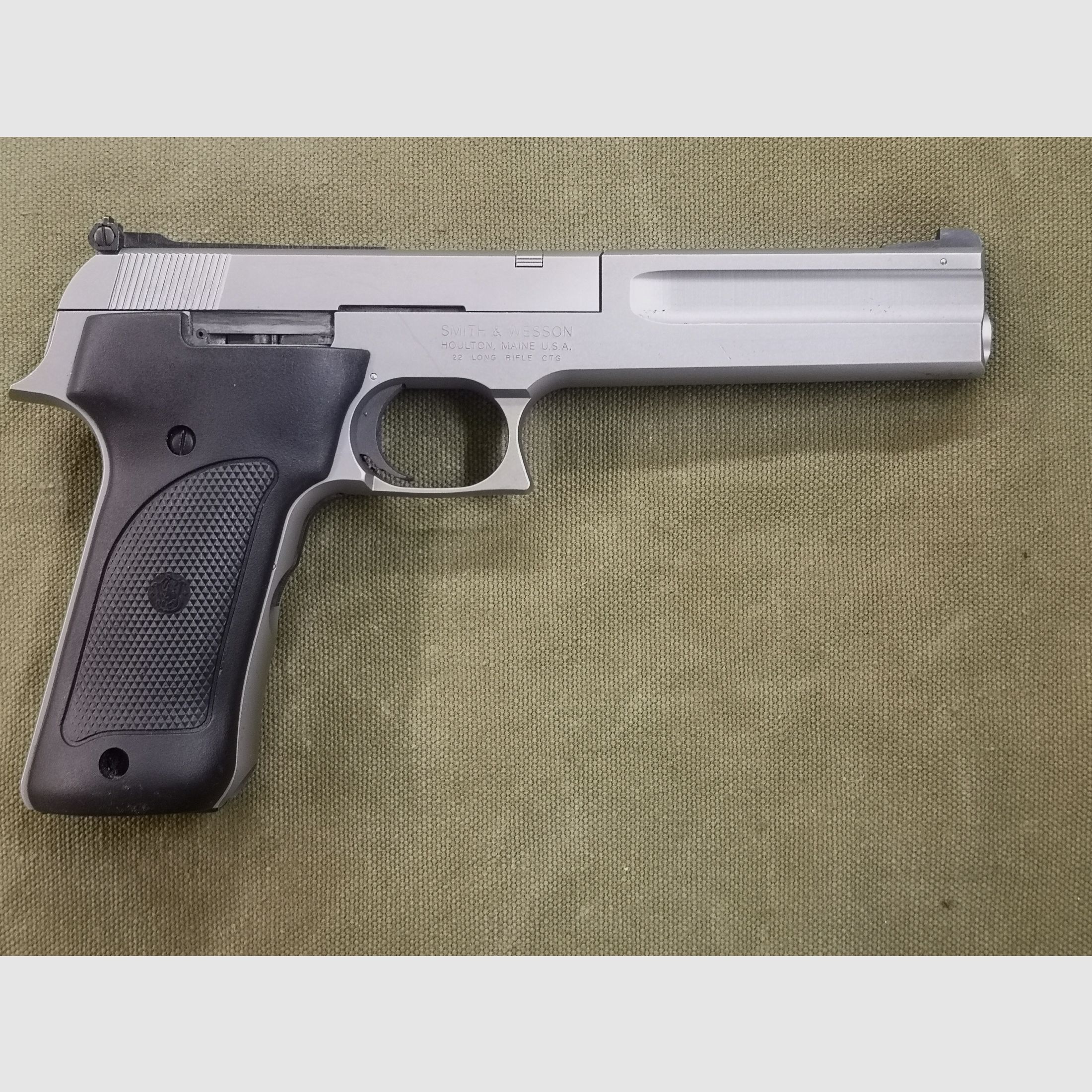 Smith & Wesson Model 2206 przed zakazem .22lr, zdjęcie 4 z 9