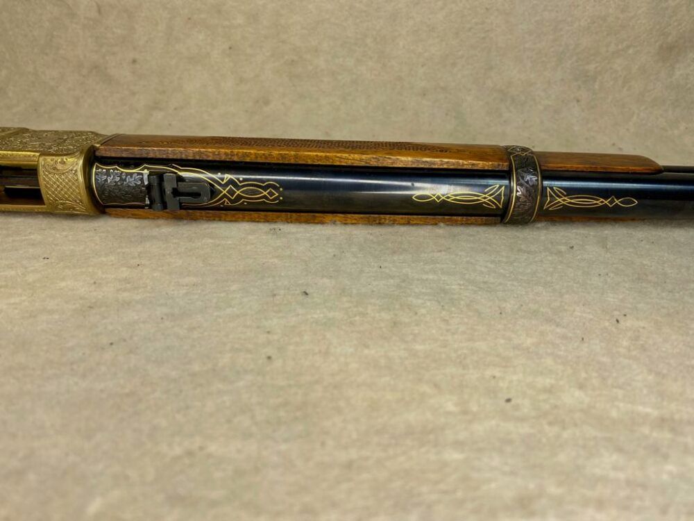 Uberti 1866 - .22lr - Arma de colección - Grabado a mano