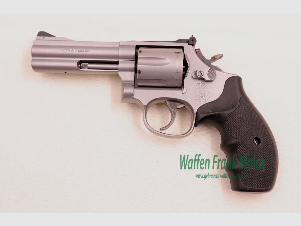 Smith and Wesson - USA Security Special 686-4