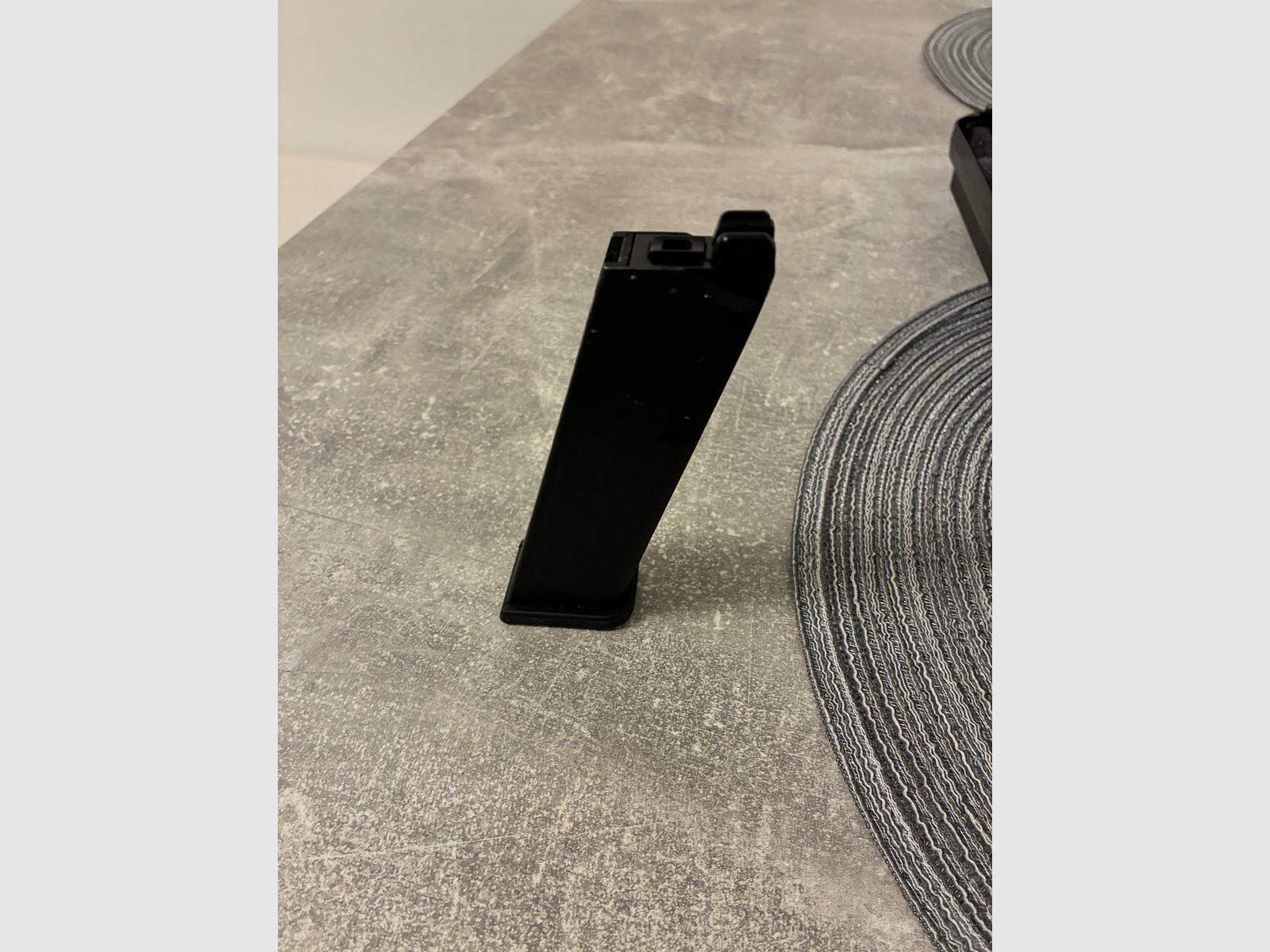 Glock 17 Gen. 4 Airsoft met metalen slede GBB 6mm BB zwart, afbeelding 9 van 14
