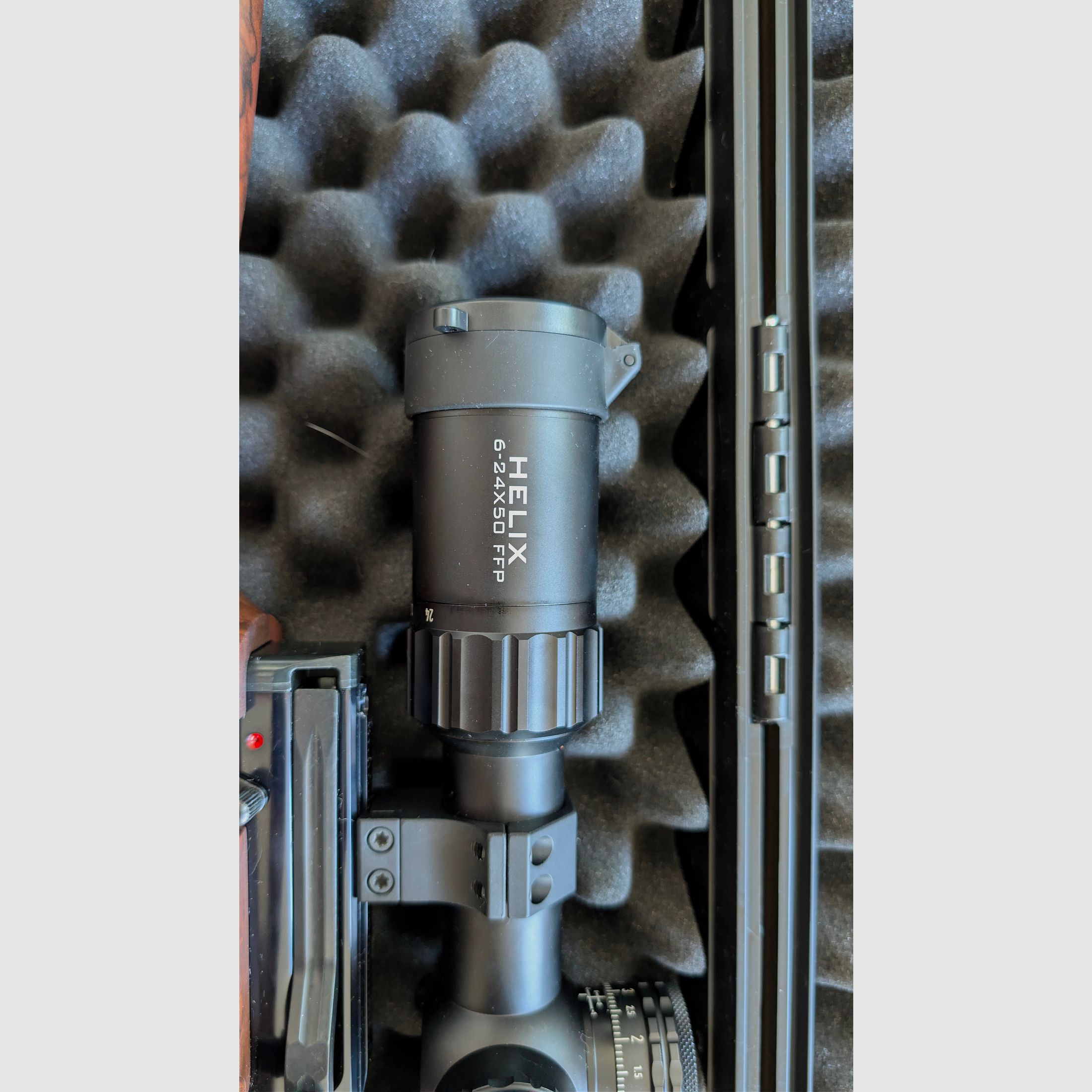 Weihrauch HW100T Set als nieuw met Element Helix 6-24x50 gen2 FFP MRAD
