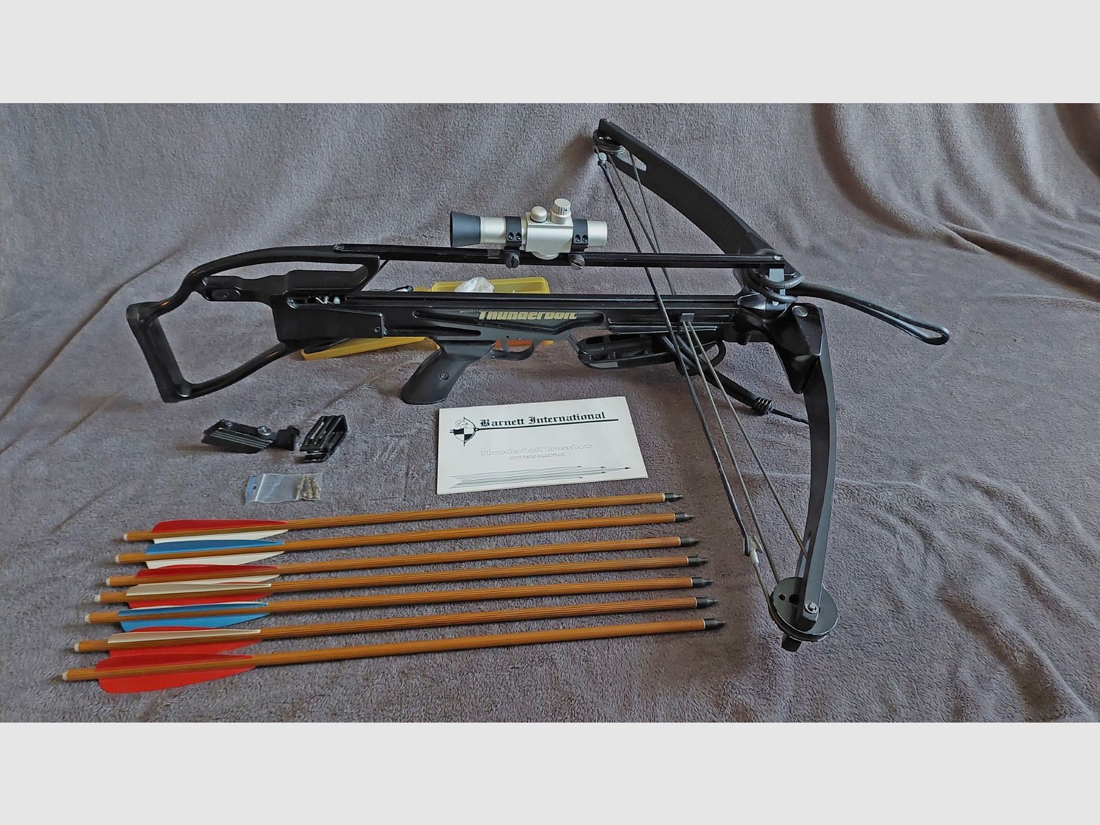Schwere Armbrust Barnett Thunderbolt mit 18 originalen Pfeilen, (ohne Zielfernrohr/Rotpunkt/Laservisier)