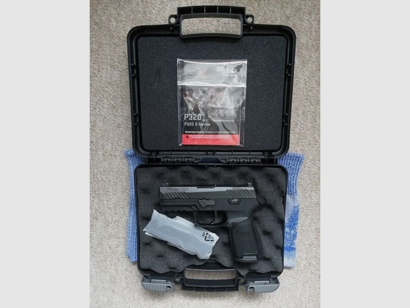 SIG Sauer P320 Compact, 9mm Luger, Koffer, 2 Magazine, Anleitung