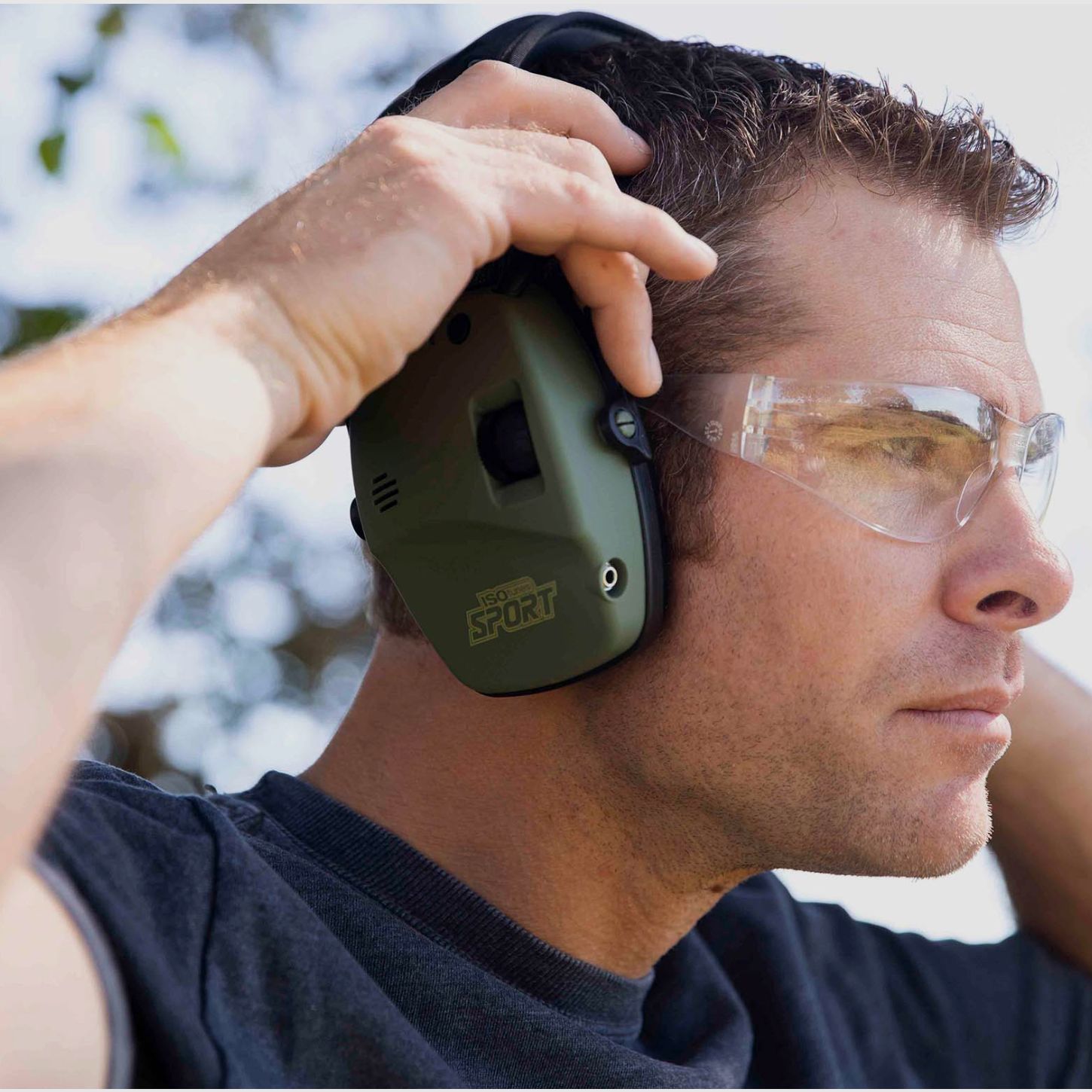 ISOTUNES Sport 37615001 Defy Slim hearing protection in green with Bluetooth