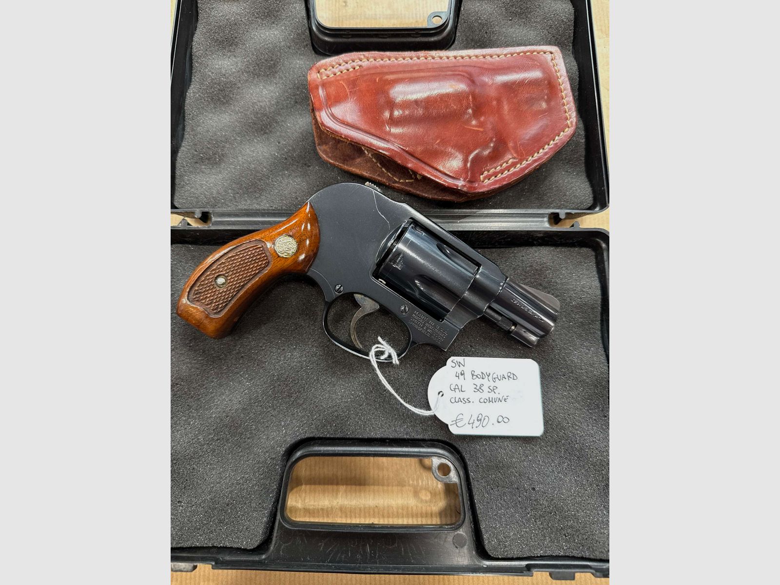 Smith & Wesson 49 Bodyguard, image 2 sur 2