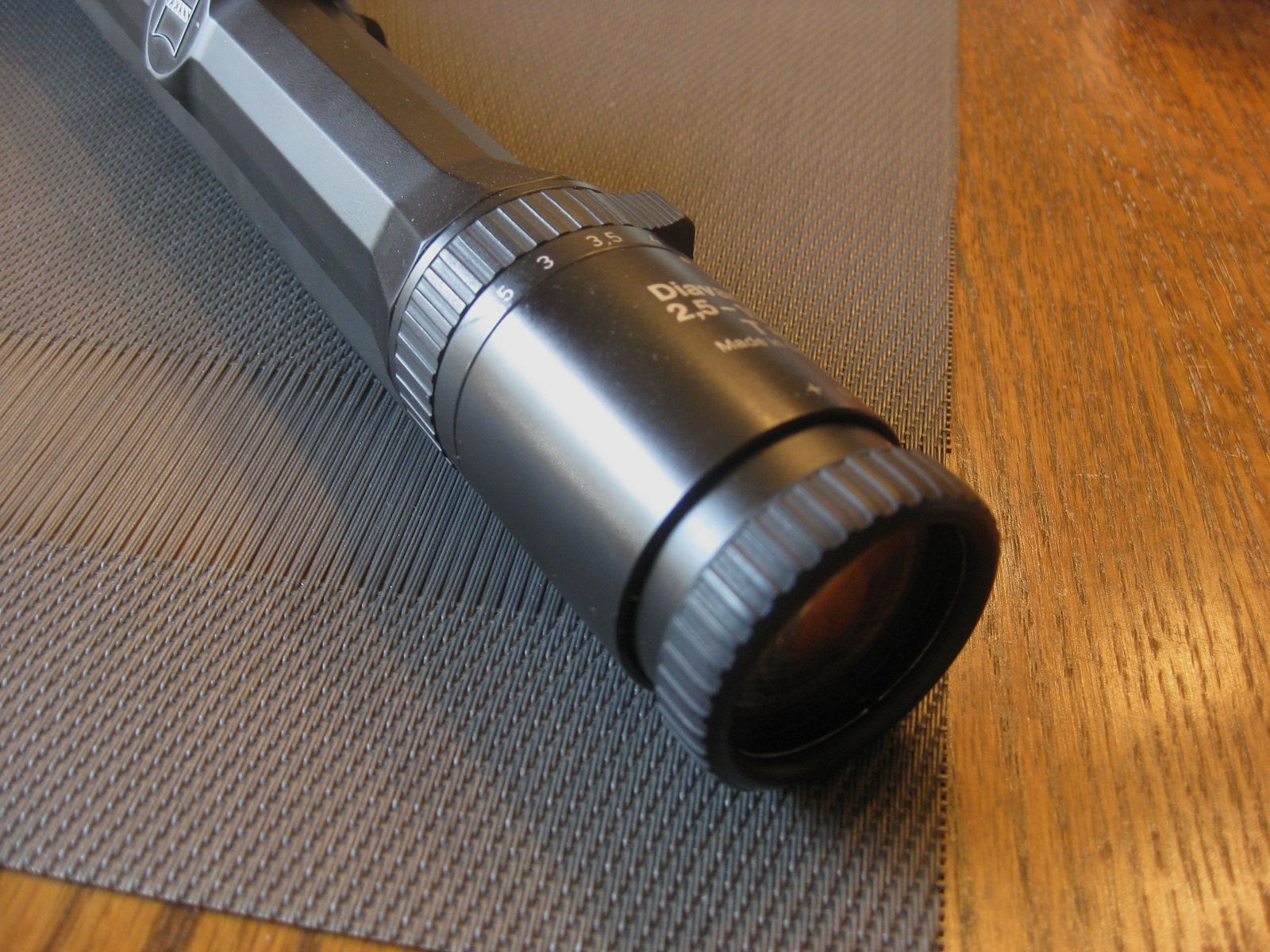 RARITÄT = ZEISS  OCTAGON  2,5 - 10  x 48  ZM  mit Innenschiene und Absehen-4 !! Ein MUSS für Waffen mit Achtkantläufen !! Für Blaser-Sauer-Merkel-Ferlacher-Prinz-Swarovski-LEICA usw. !