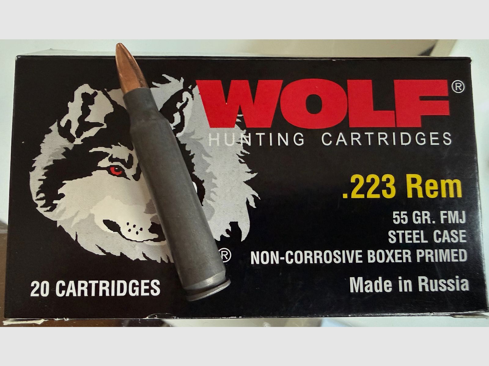 Fucile a ripetizione Remington 700 in calibro .223 REM con ottica Leupold 6–18 VX-II