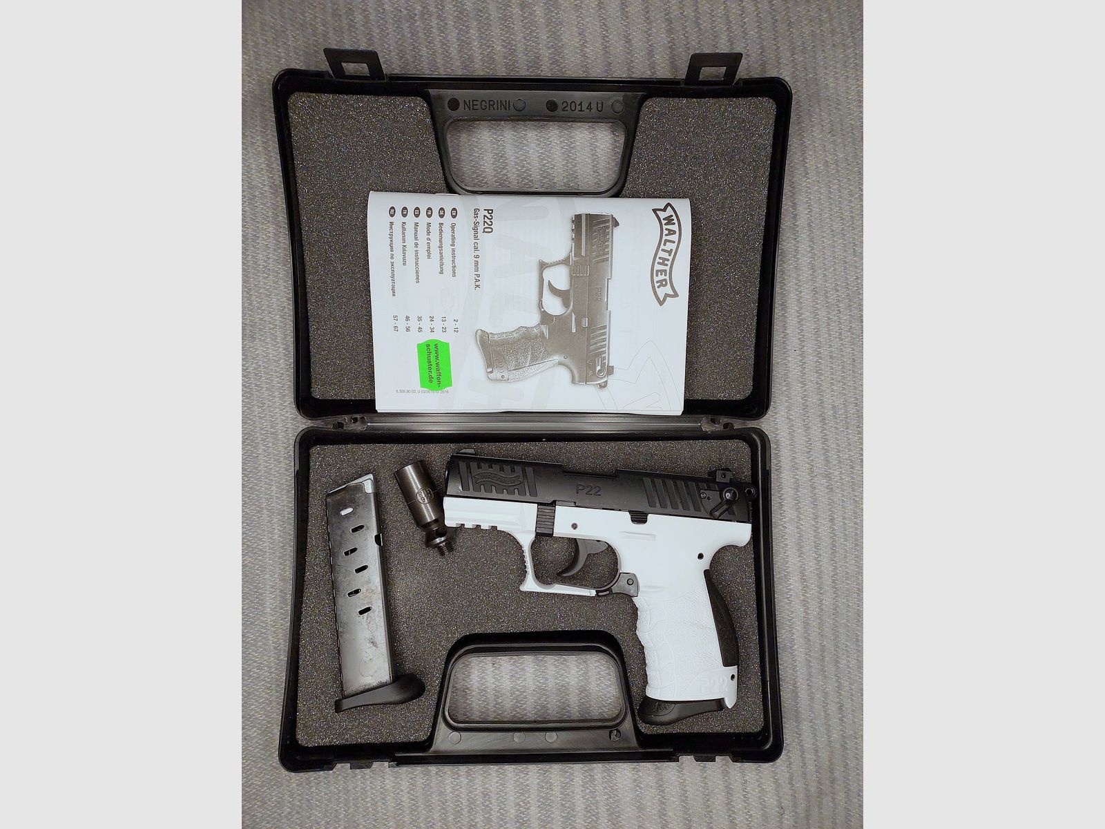 Walther P22Q Schreckschuss Pistole 9mm P.A.K. Sondermodell CHESS (PTB 778) mit 2 Magazinen - neuwertig! [P 22 q]