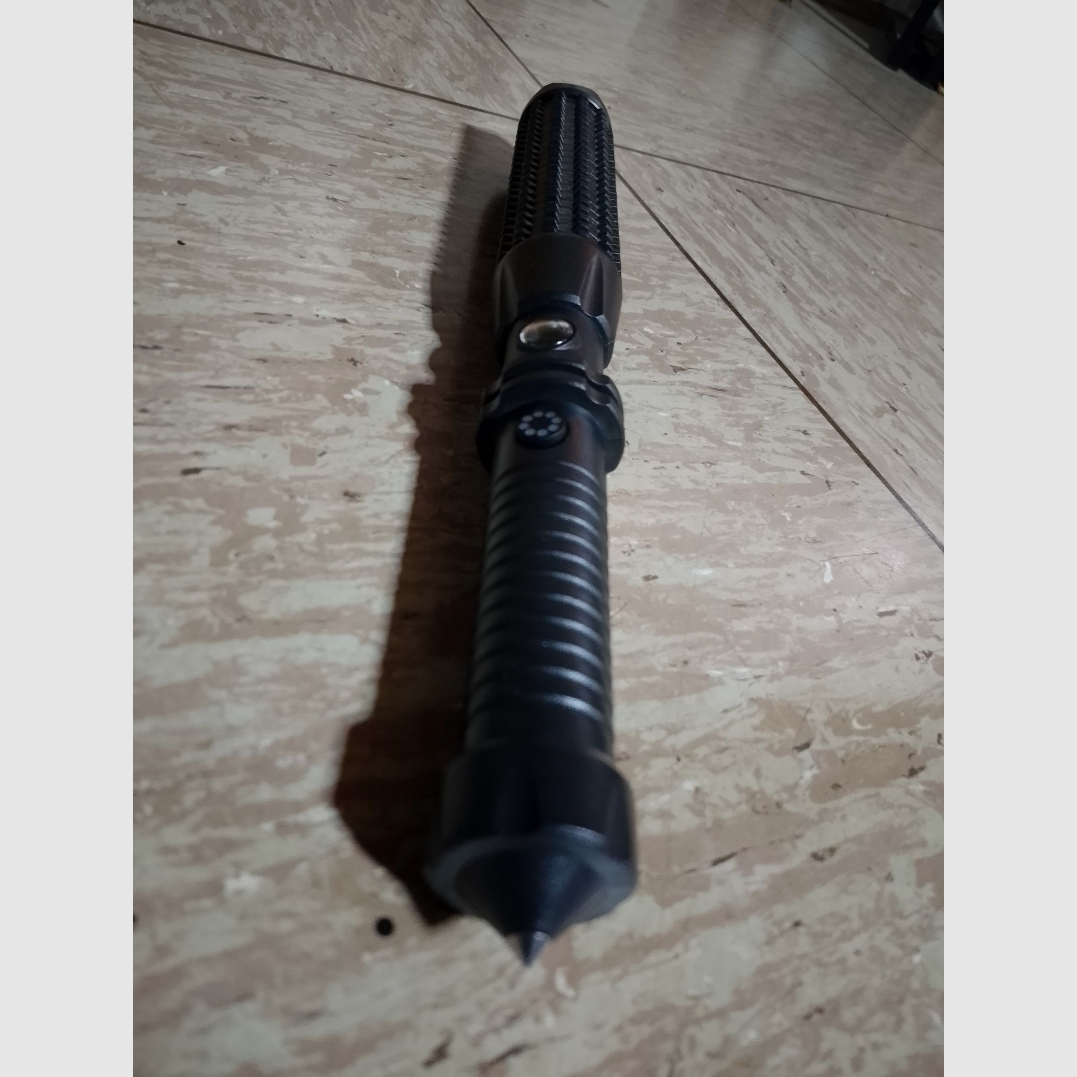 Taktische Taschenlampe wasserdicht Taschenlampe Fensterhammer Strobofunktion aufladbar USB Schnellladung