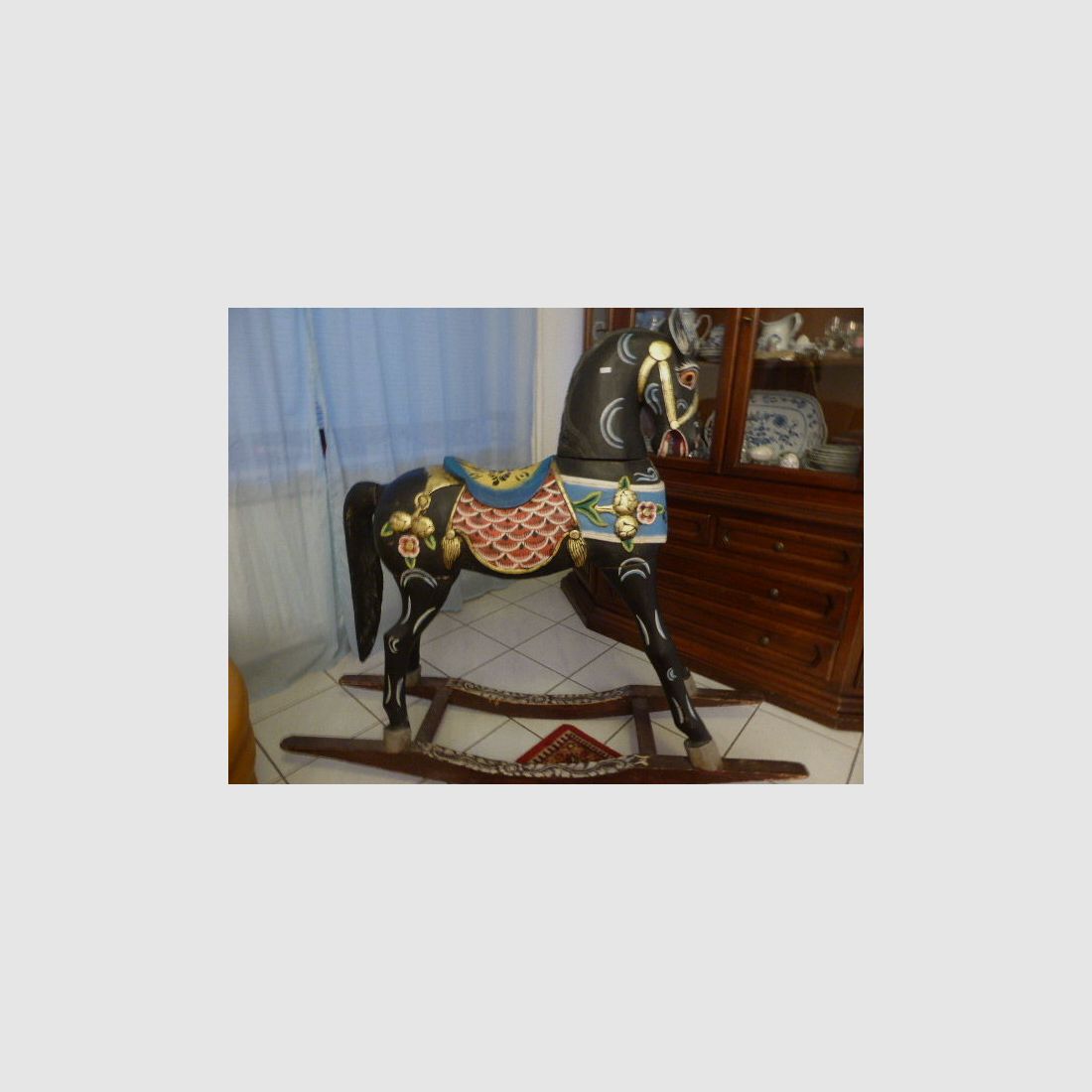 Maestro carpintero artista caballo de madera