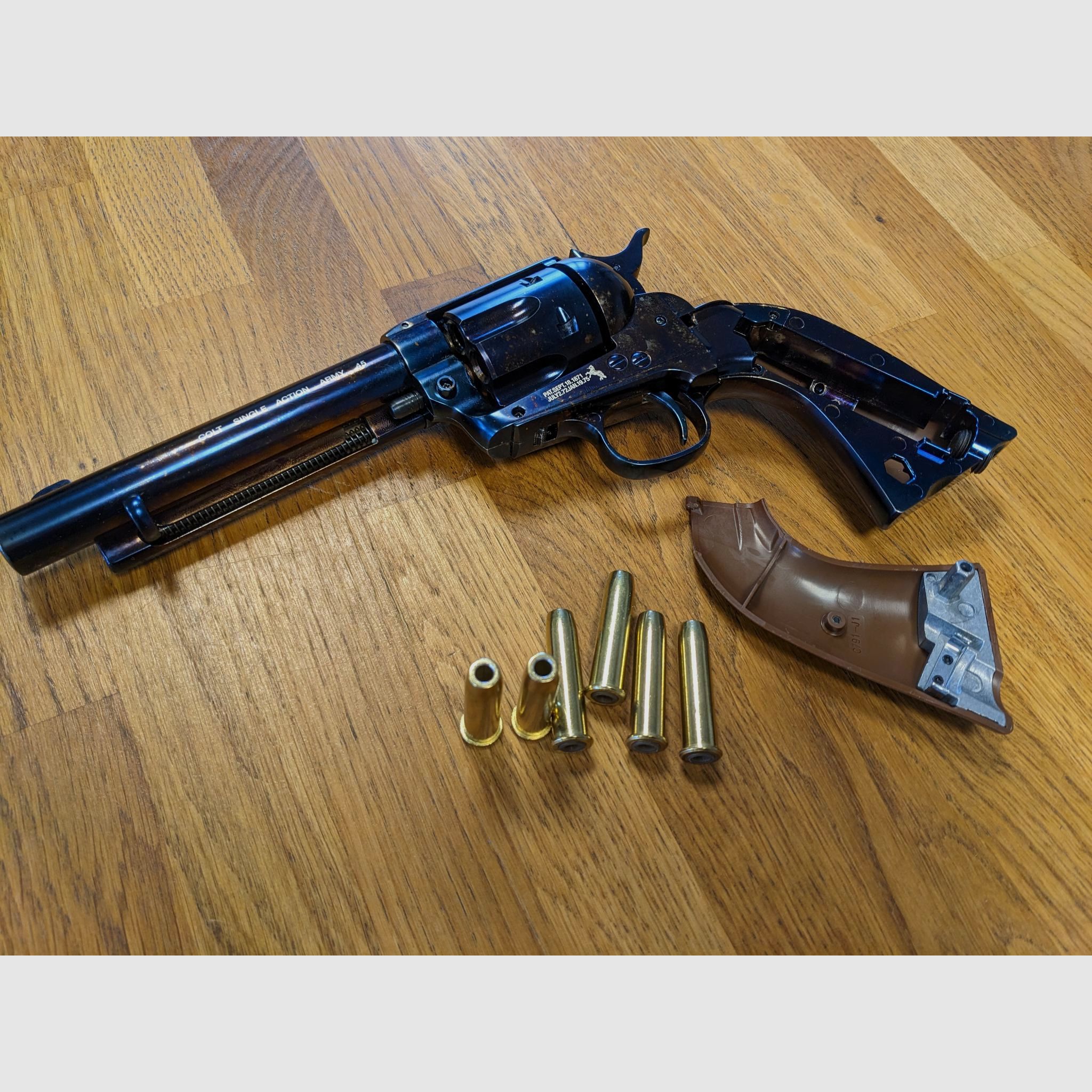 Colt Single Action Army 45 bleu revolver CO2 calibre 4,5 mm BB Peacemaker *défectueux*