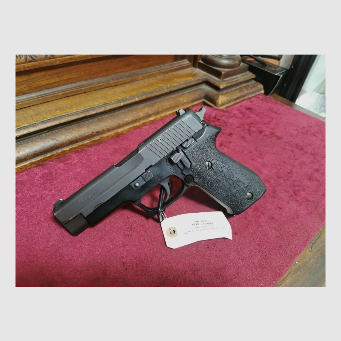 Sig Sauer P220