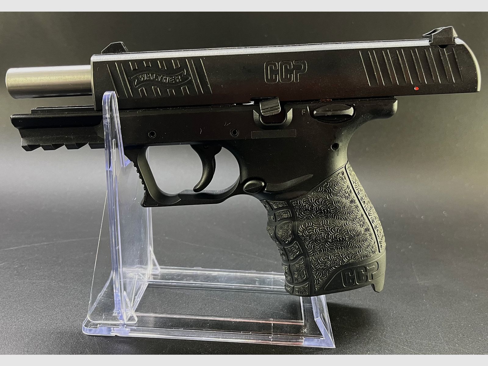 Vorführwaffe Carl Walther CCP 9x19 BLACK, 3,54"LL; 8-RD Magazin