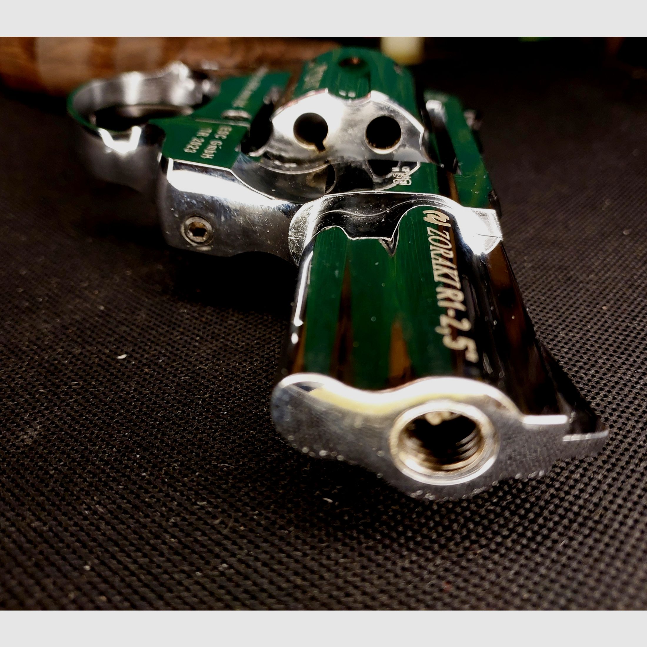 Zoraki R1 2,5 pollici cromo con impugnature in legno revolver cal. 9mm R.K. (PTB 1022)