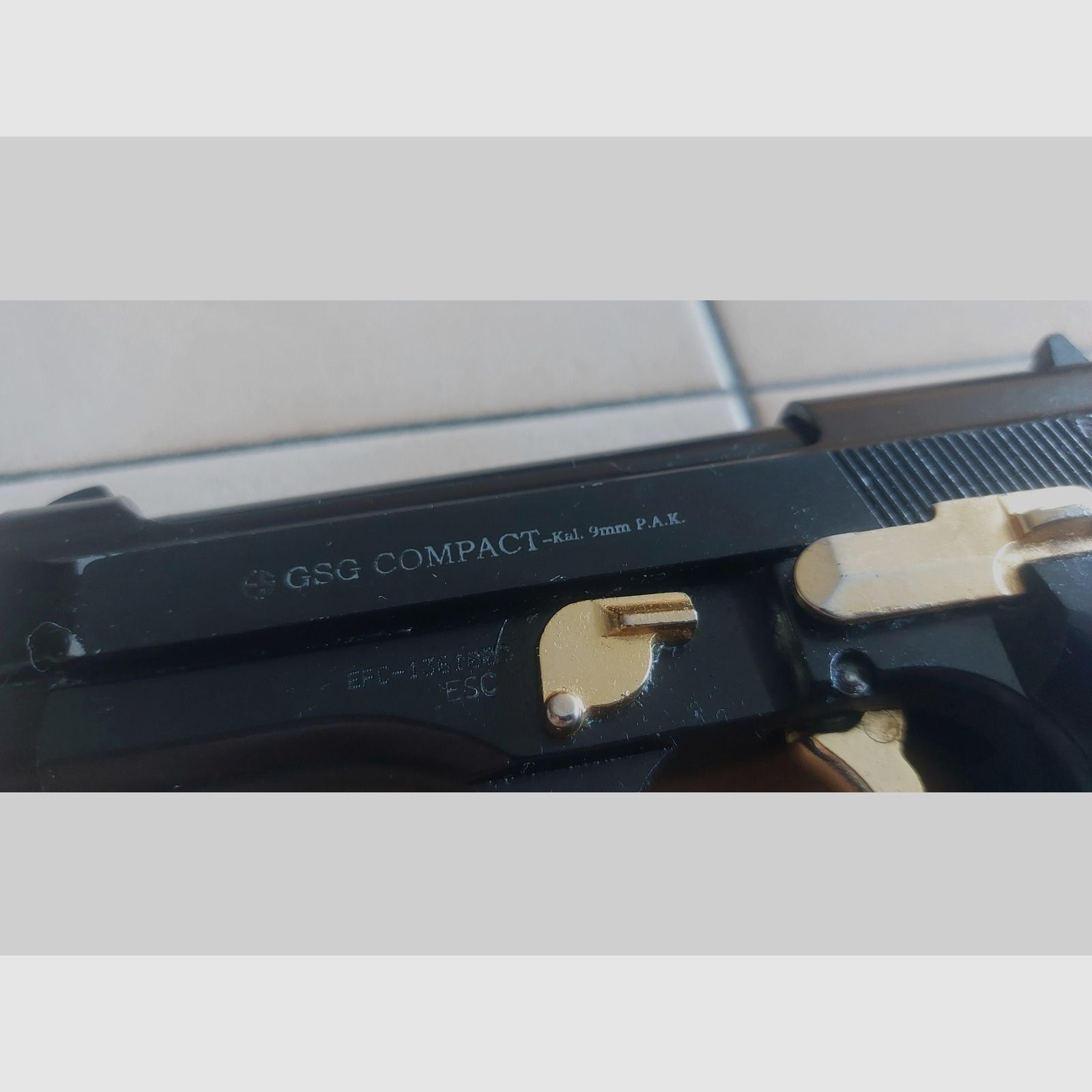 Pistola de señal de gas compacta GSG - Cal. 9mm